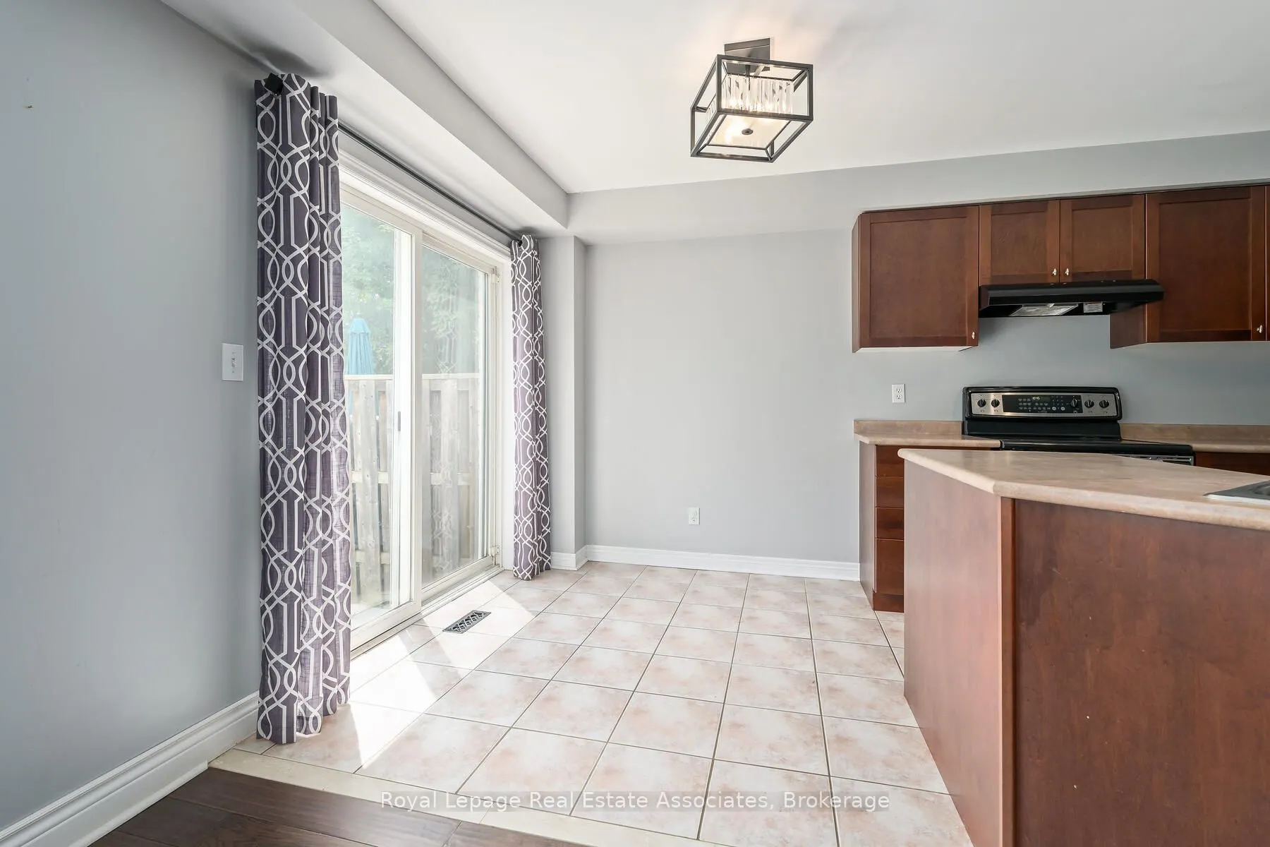 149 Mowat Crescent
