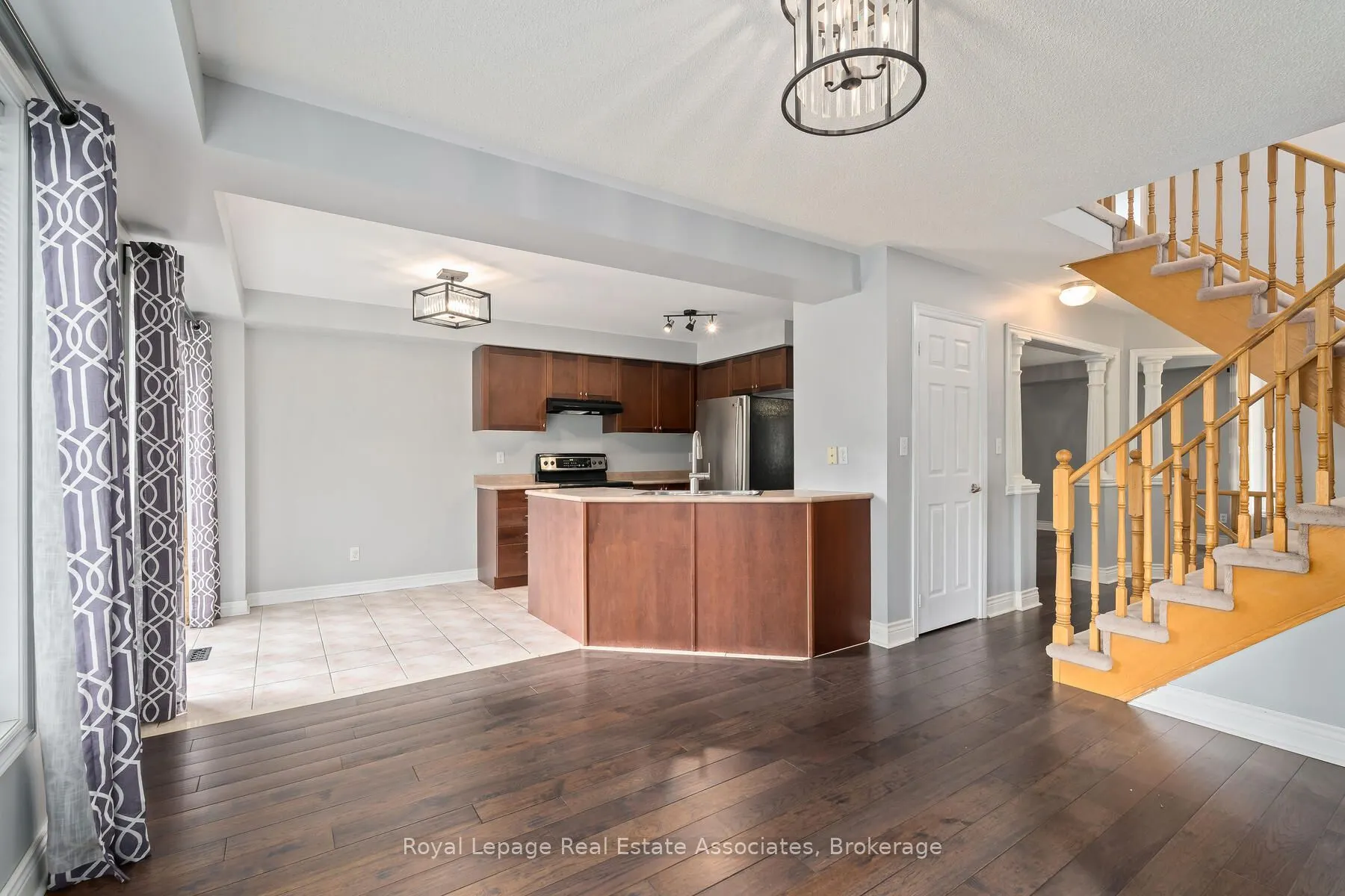 149 Mowat Crescent