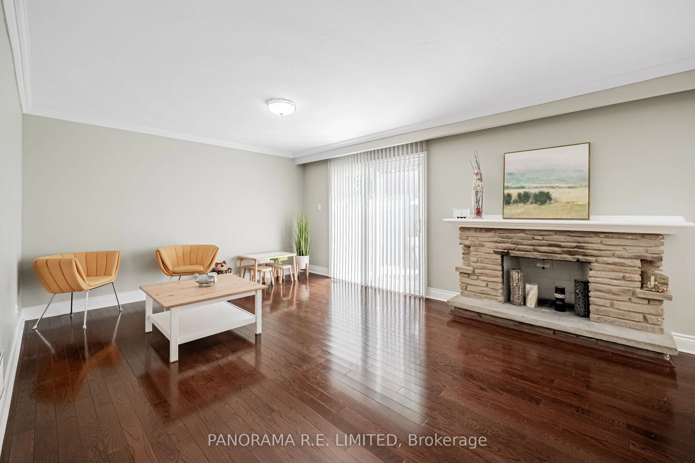 3264 Lonefeather Crescent