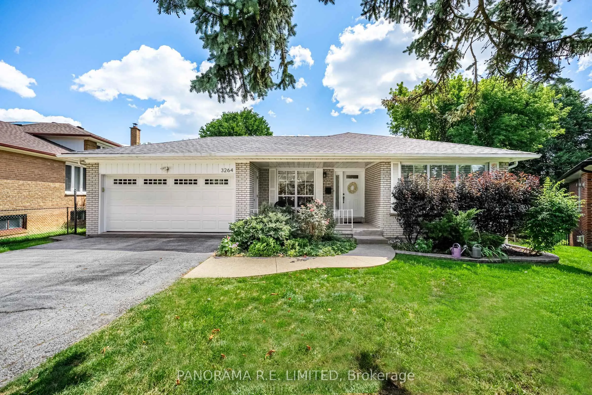 3264 Lonefeather Crescent