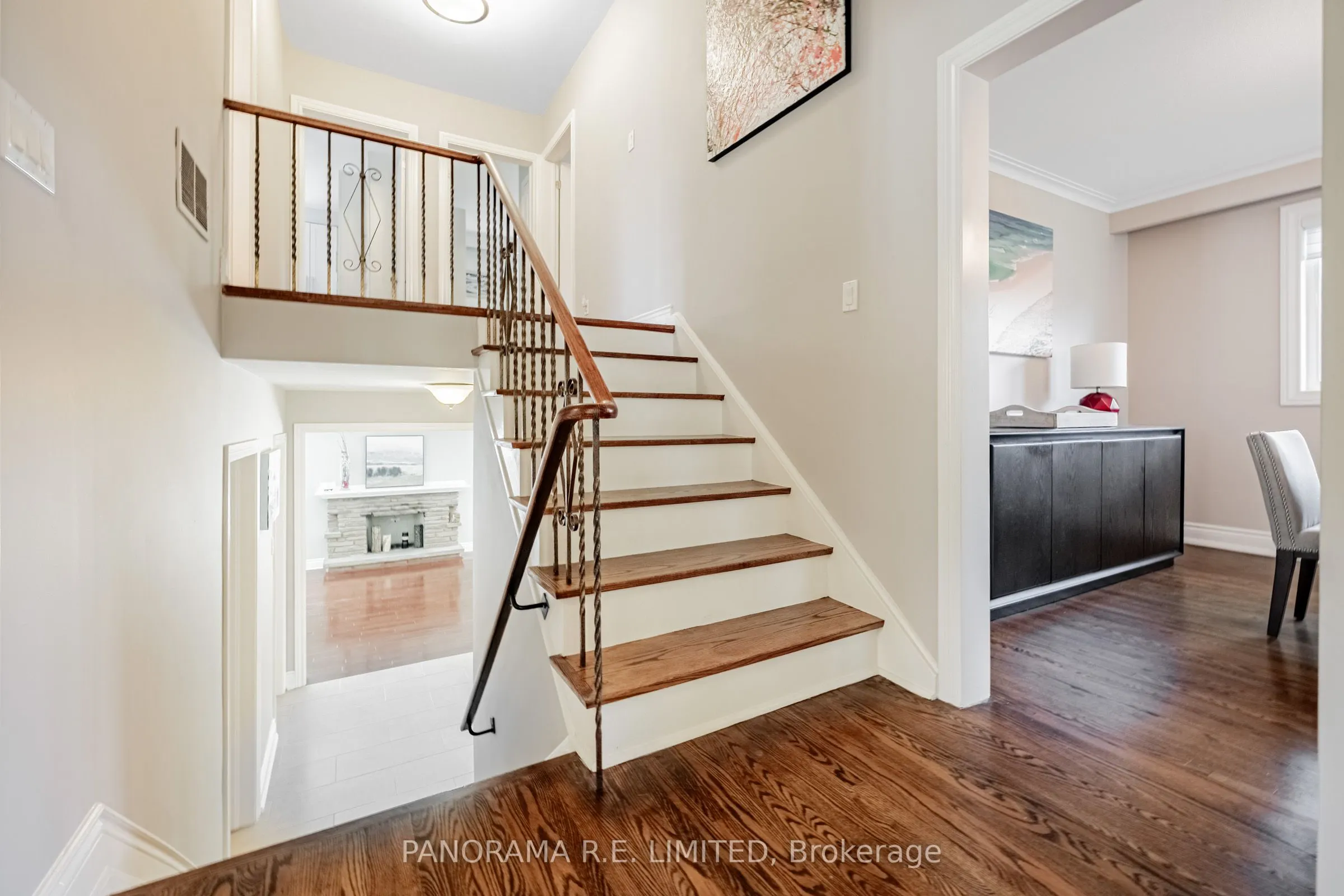 3264 Lonefeather Crescent