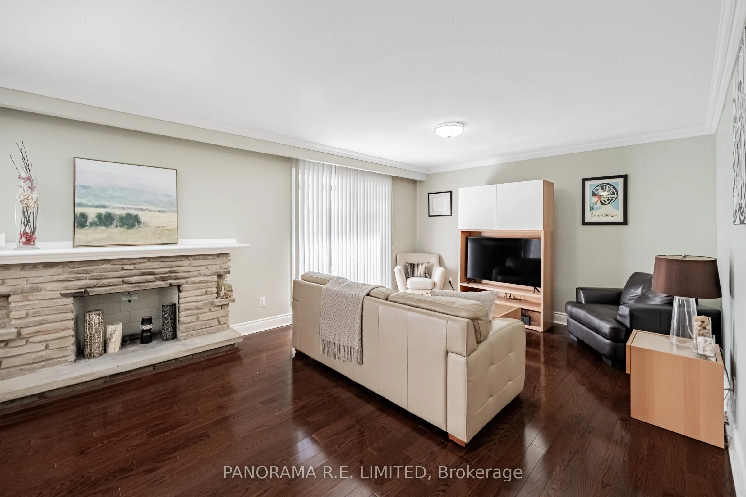 3264 Lonefeather Crescent