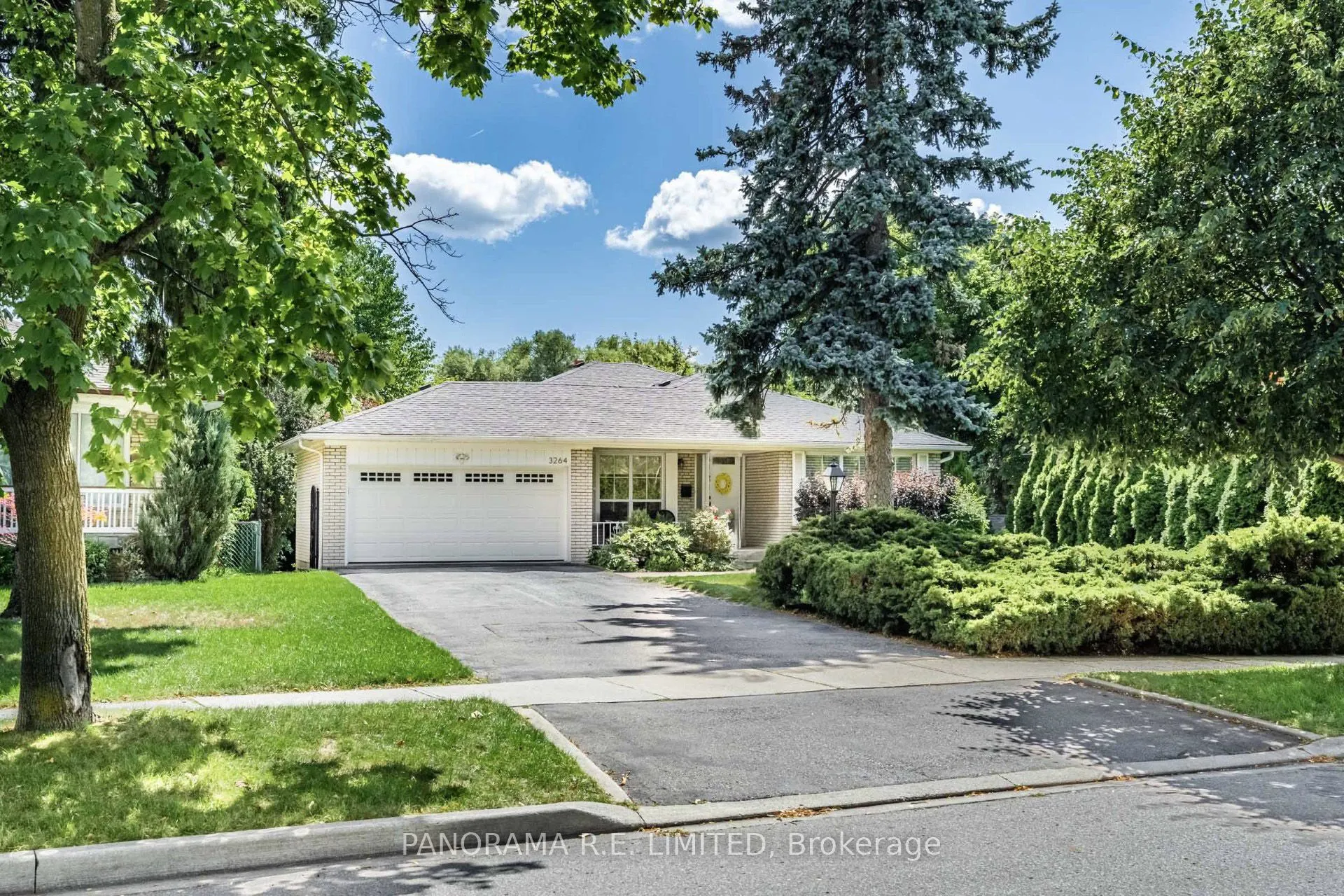 3264 Lonefeather Crescent