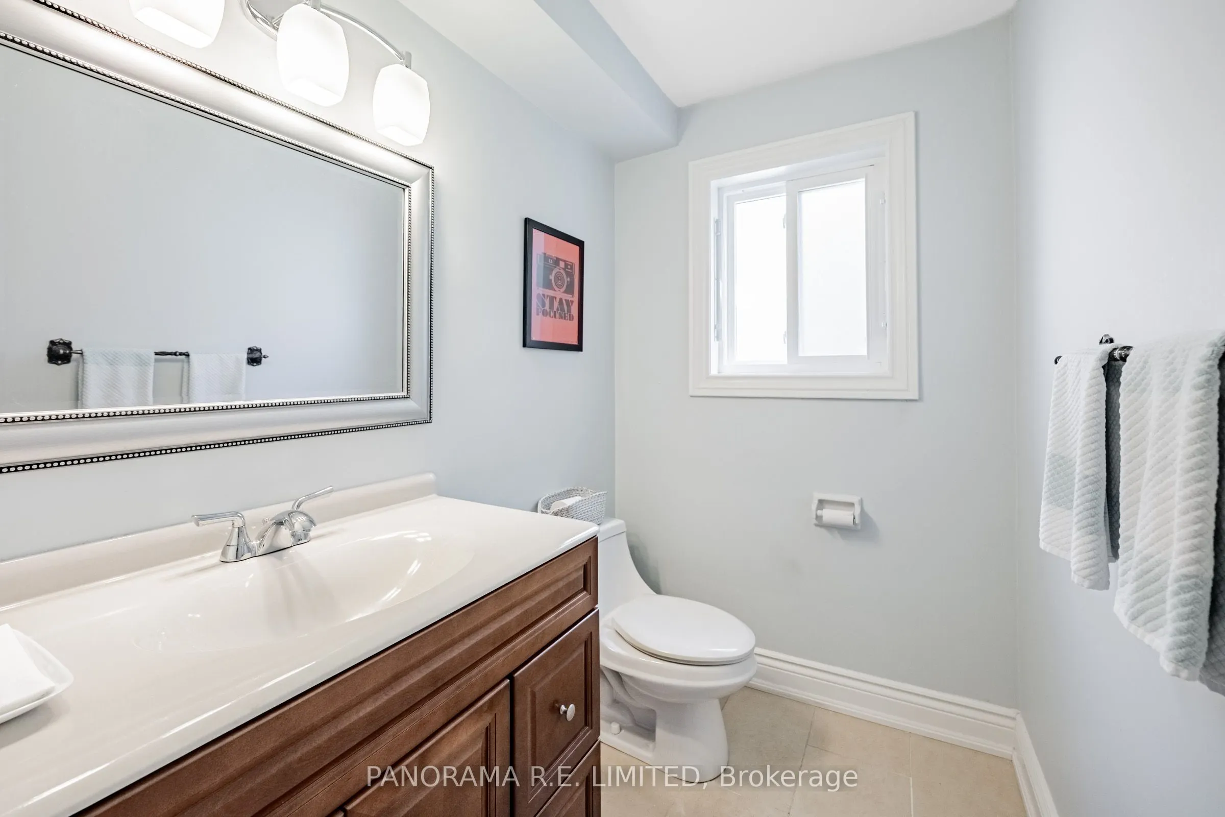 3264 Lonefeather Crescent