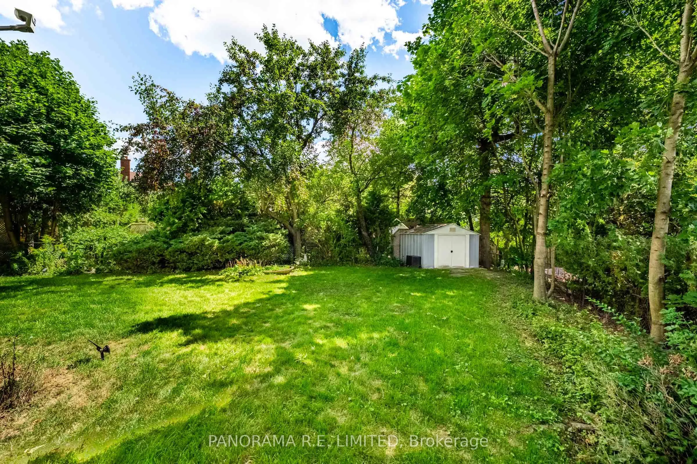 3264 Lonefeather Crescent