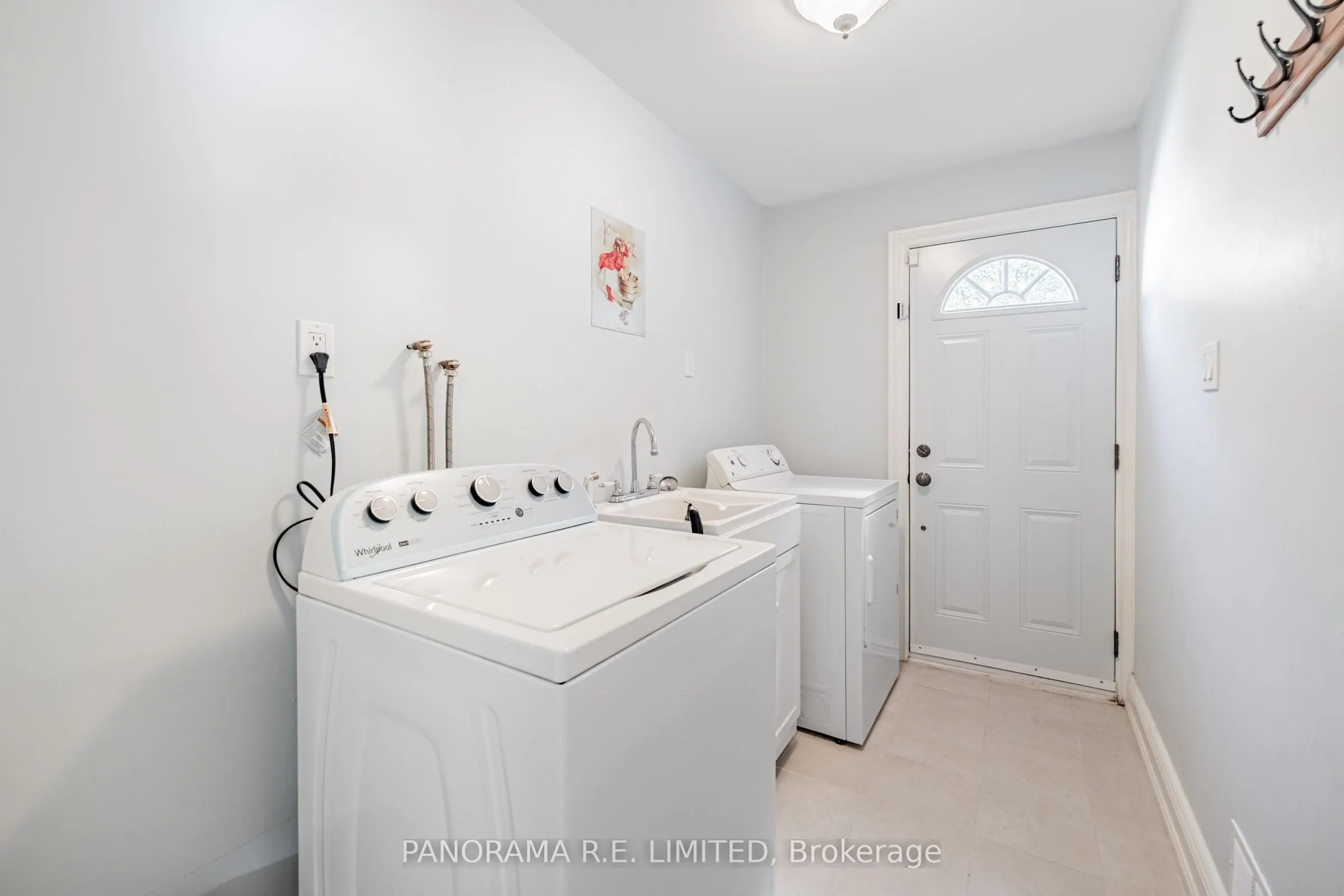 3264 Lonefeather Crescent