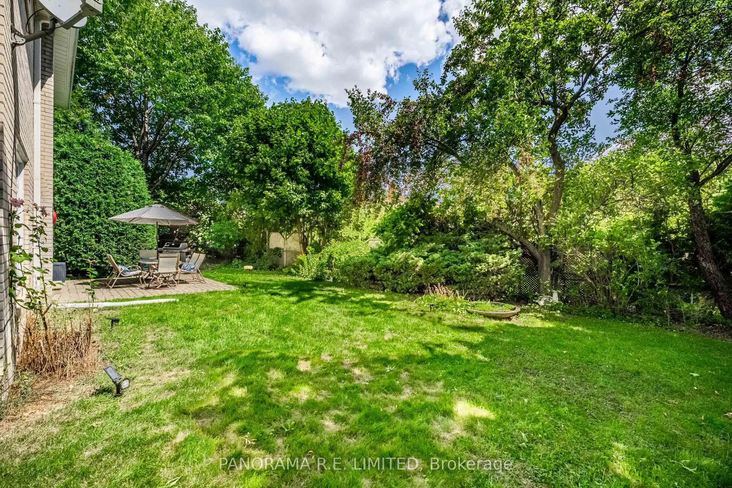 3264 Lonefeather Crescent