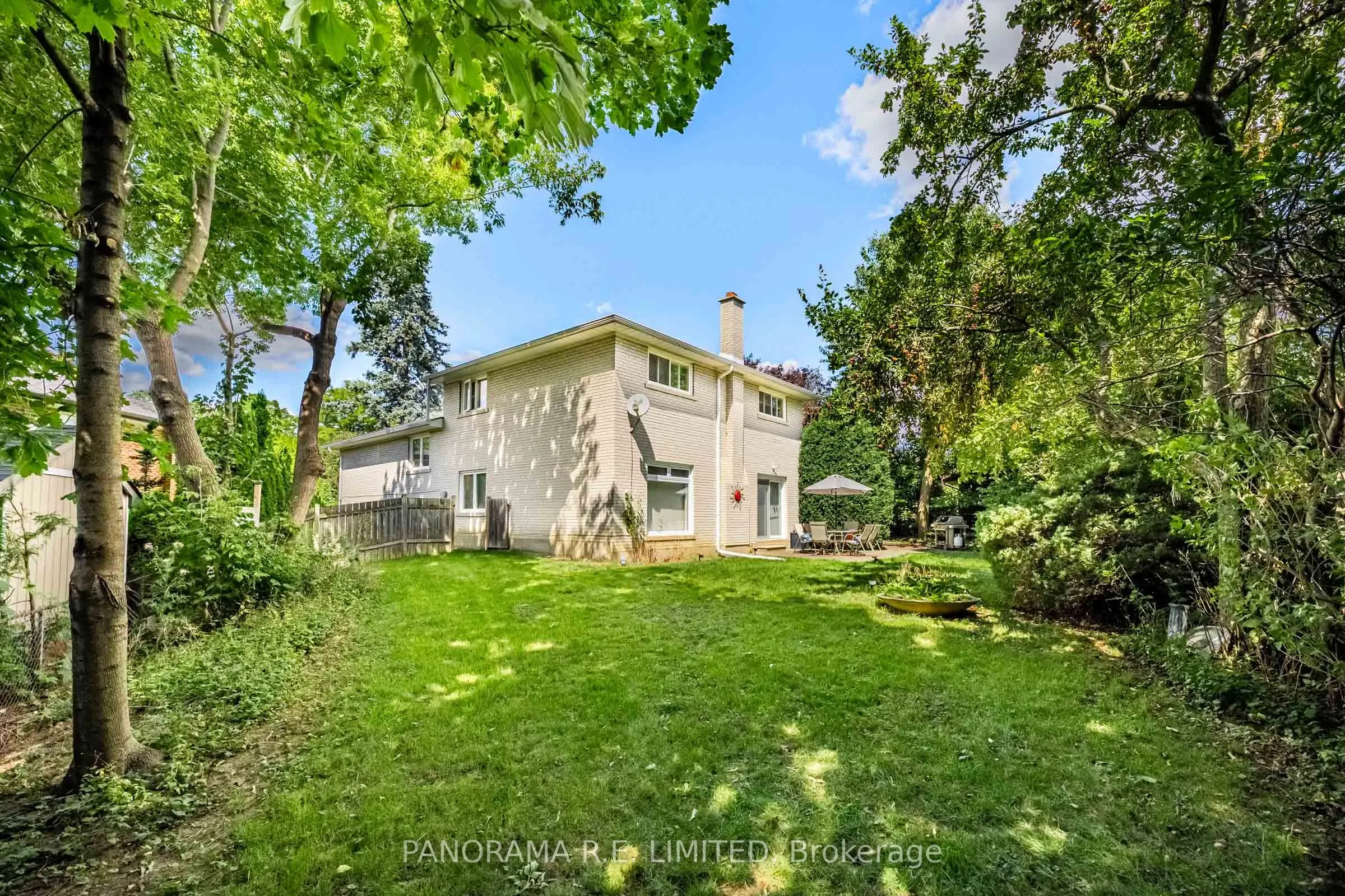 3264 Lonefeather Crescent