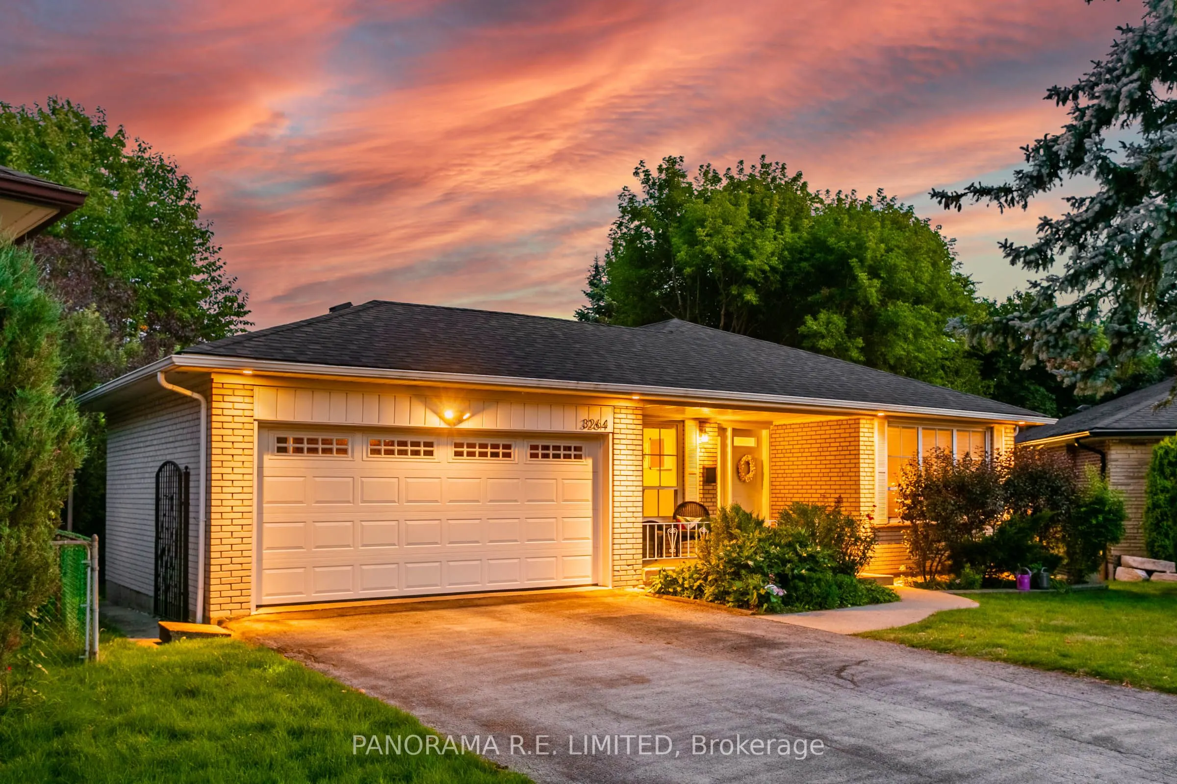 3264 Lonefeather Crescent