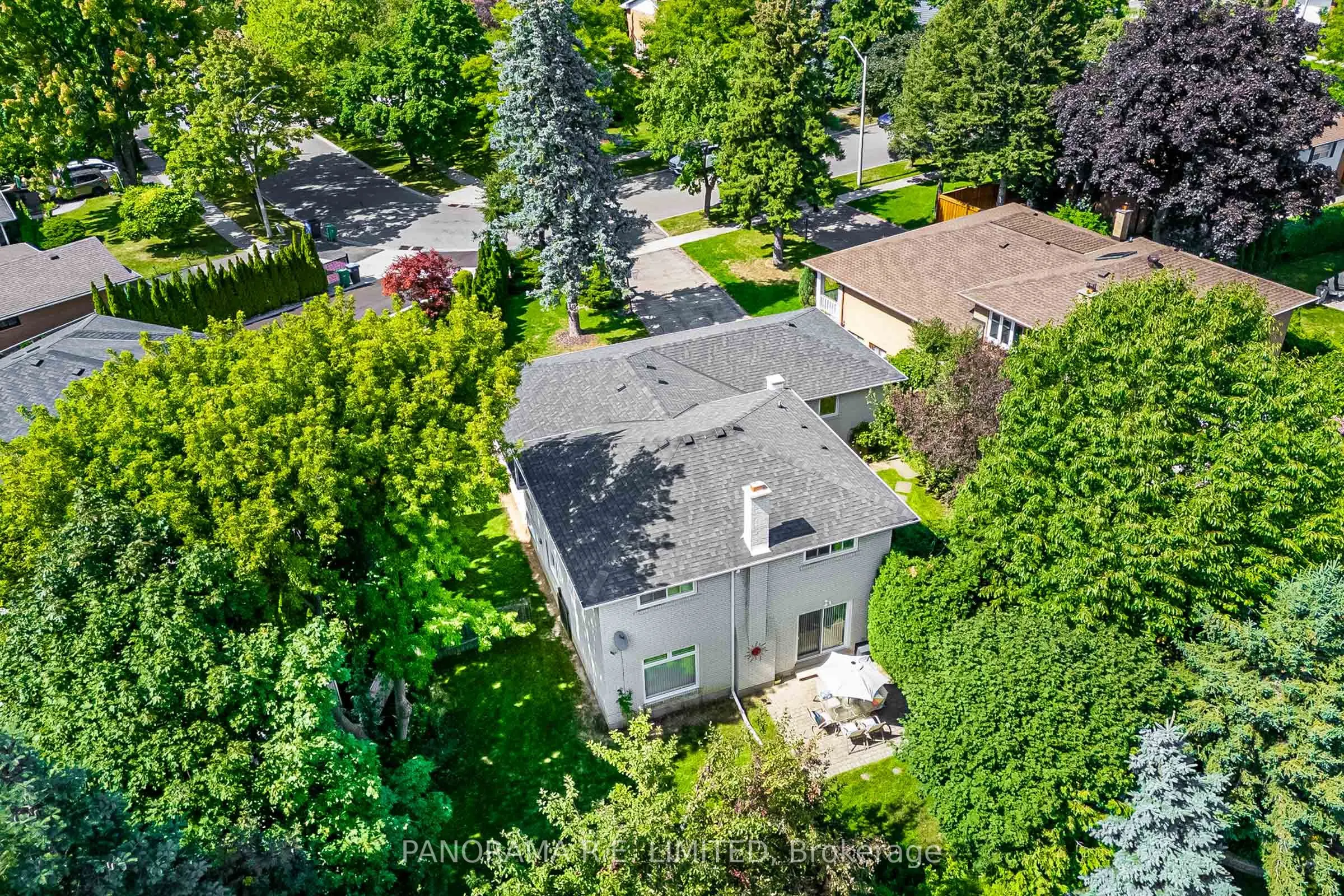 3264 Lonefeather Crescent