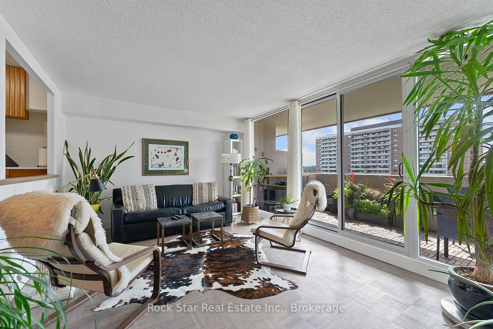 270 Scarlett Road, #1305