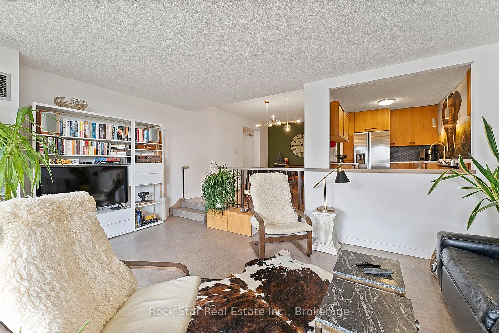 270 Scarlett Road, #1305
