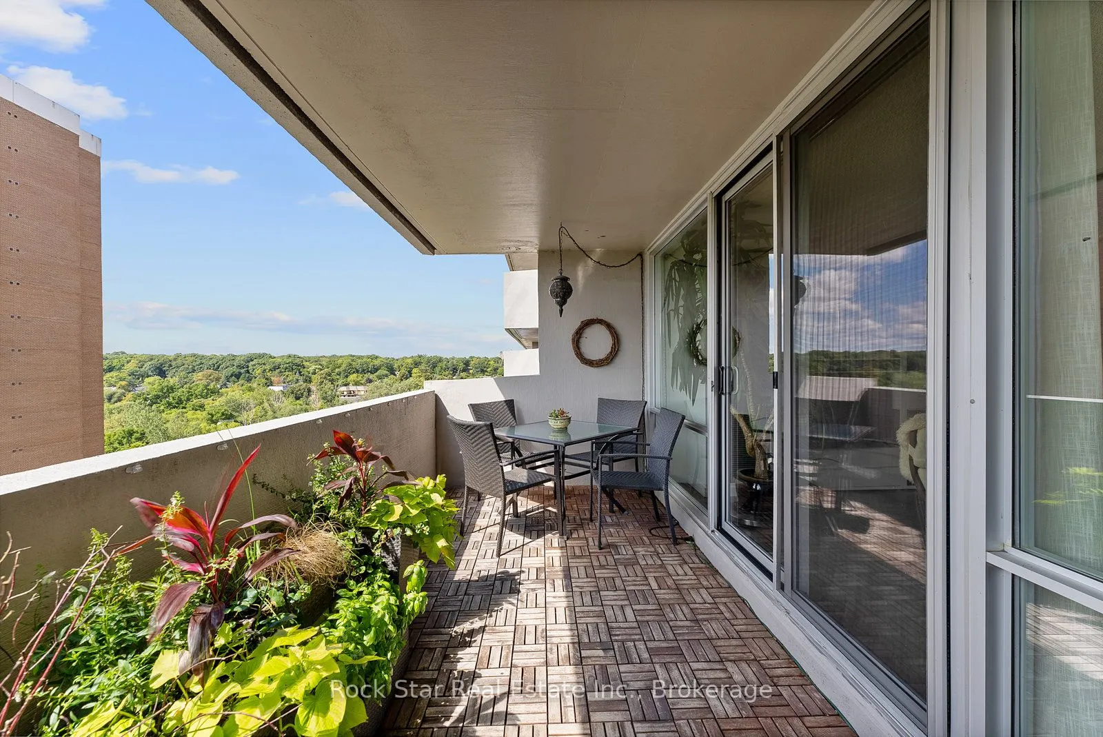 270 Scarlett Road, #1305