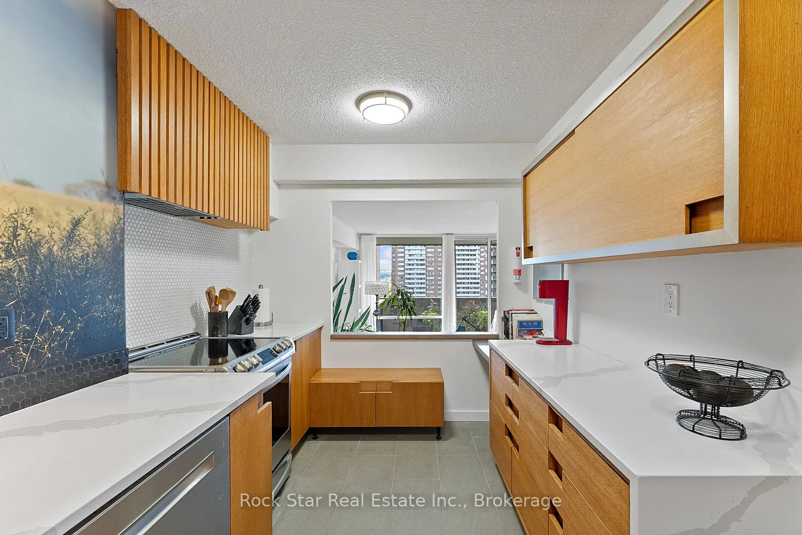 270 Scarlett Road, #1305