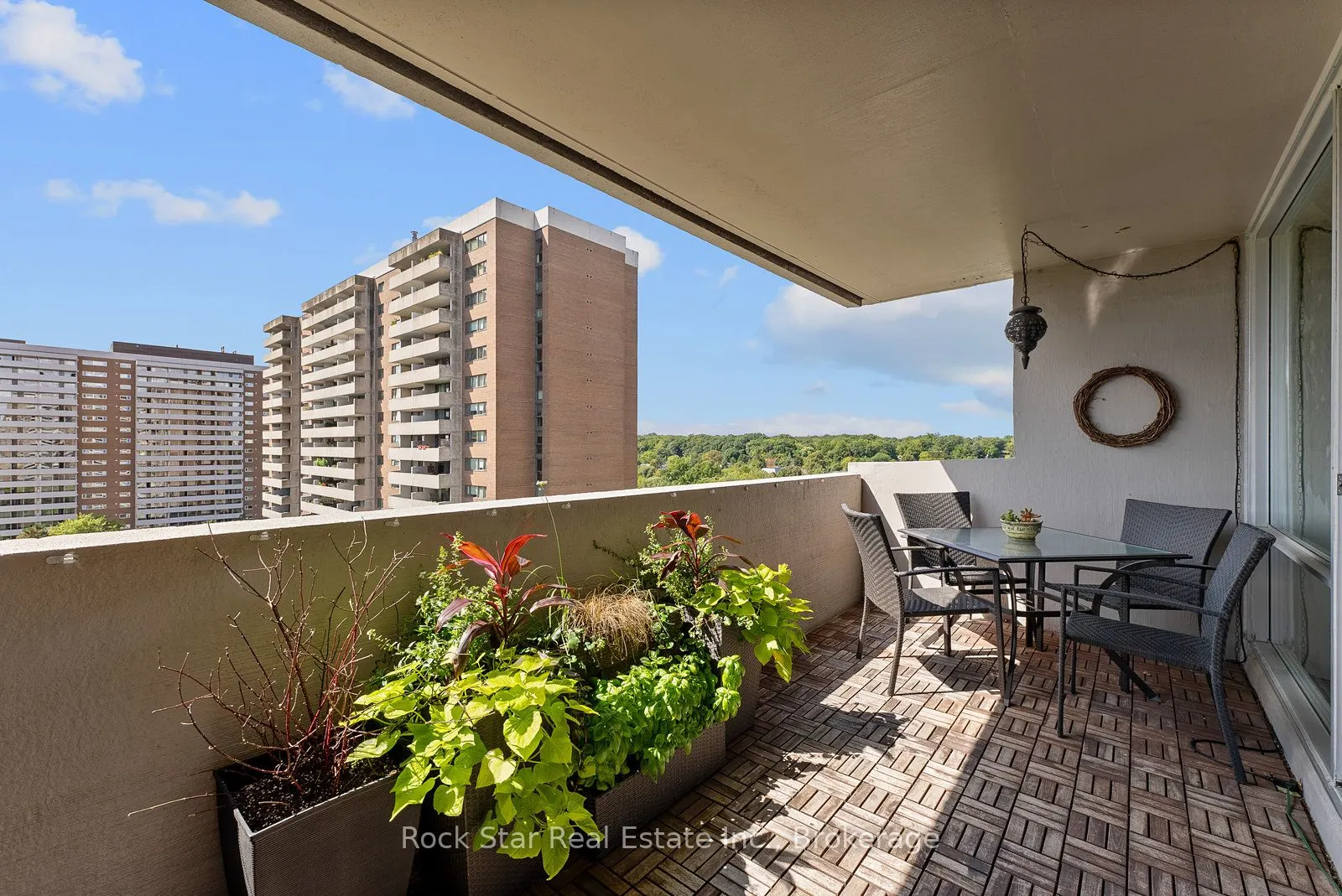 270 Scarlett Road, #1305