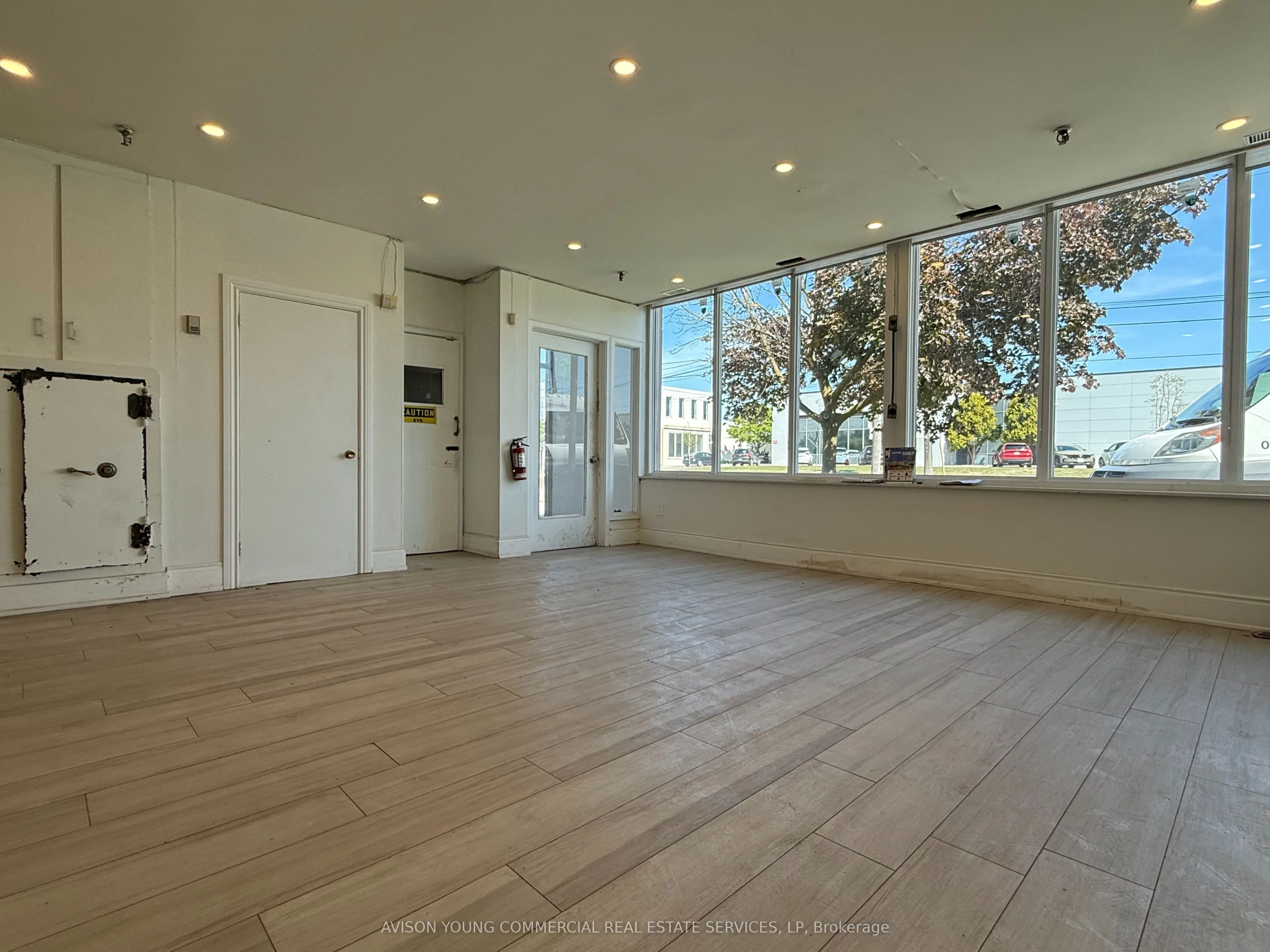 16 Benton Road
