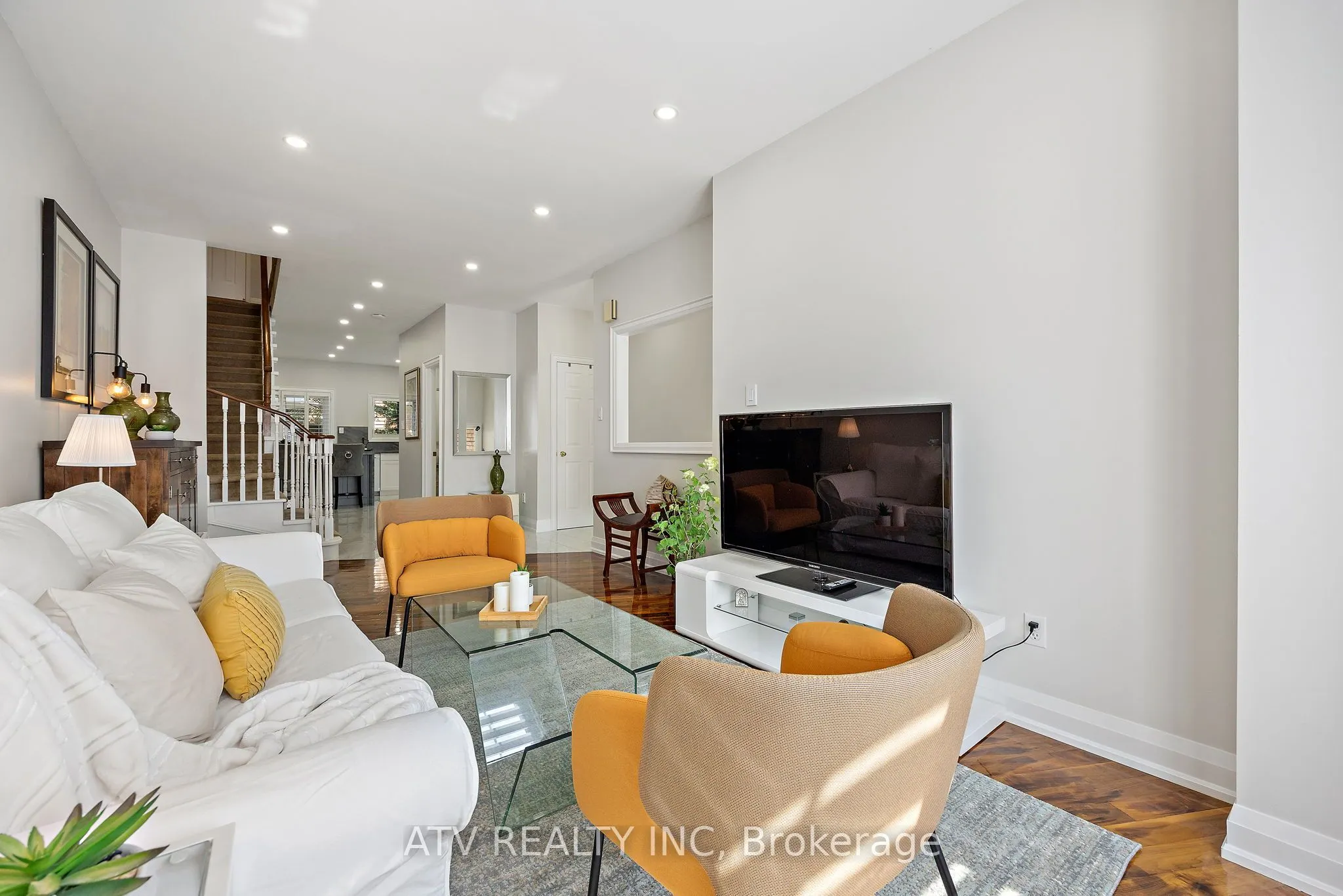 6 Bluewater Court