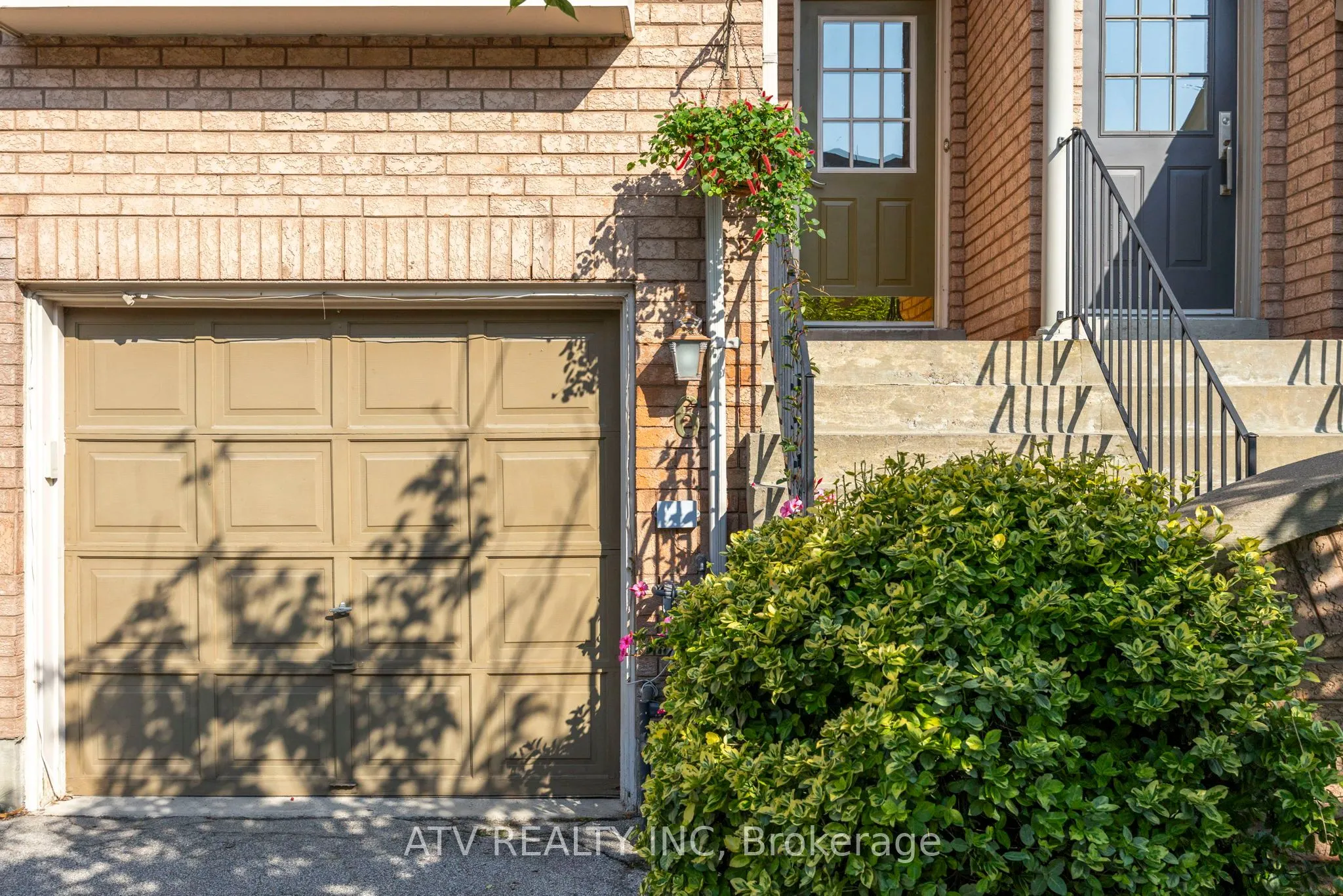 6 Bluewater Court