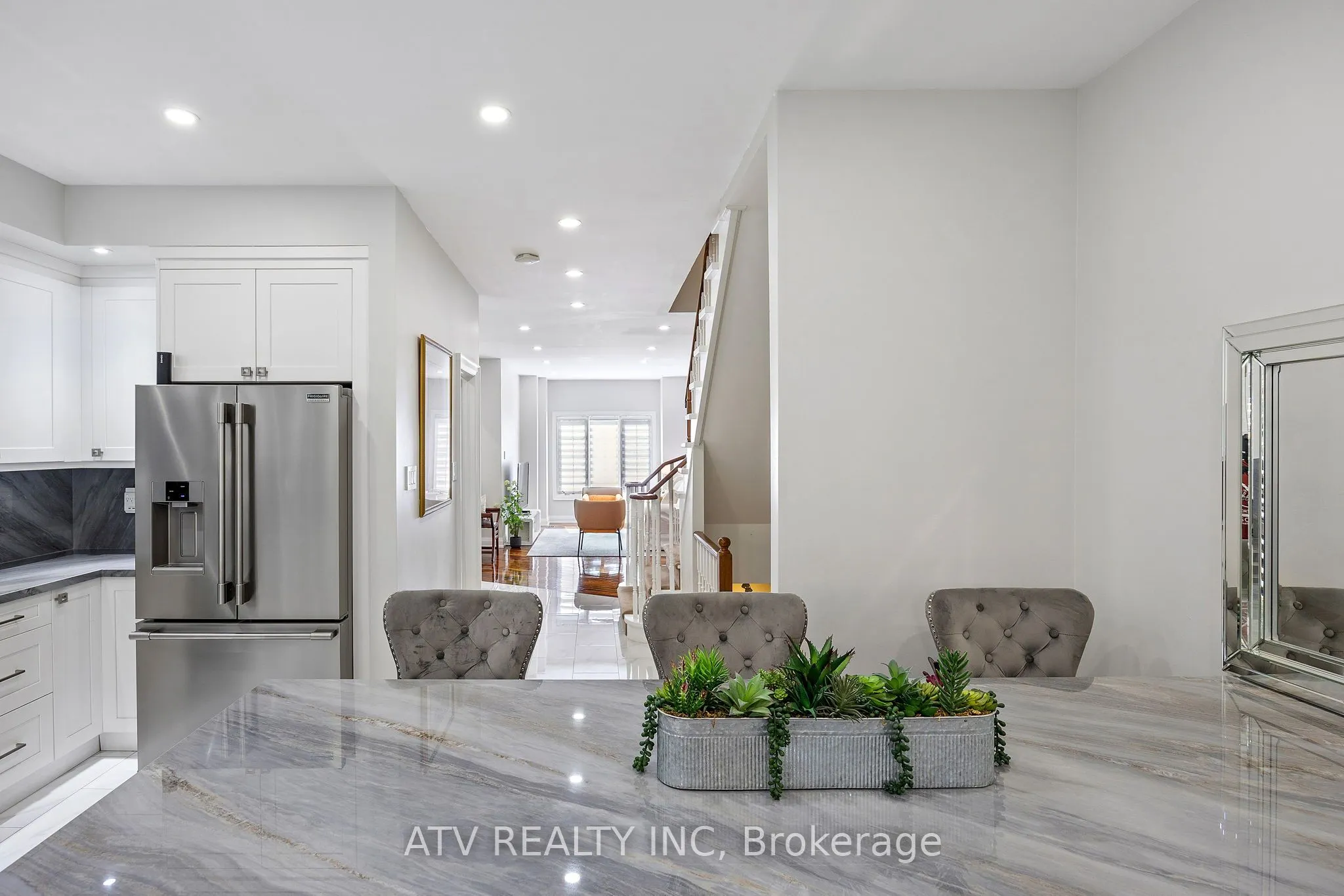6 Bluewater Court