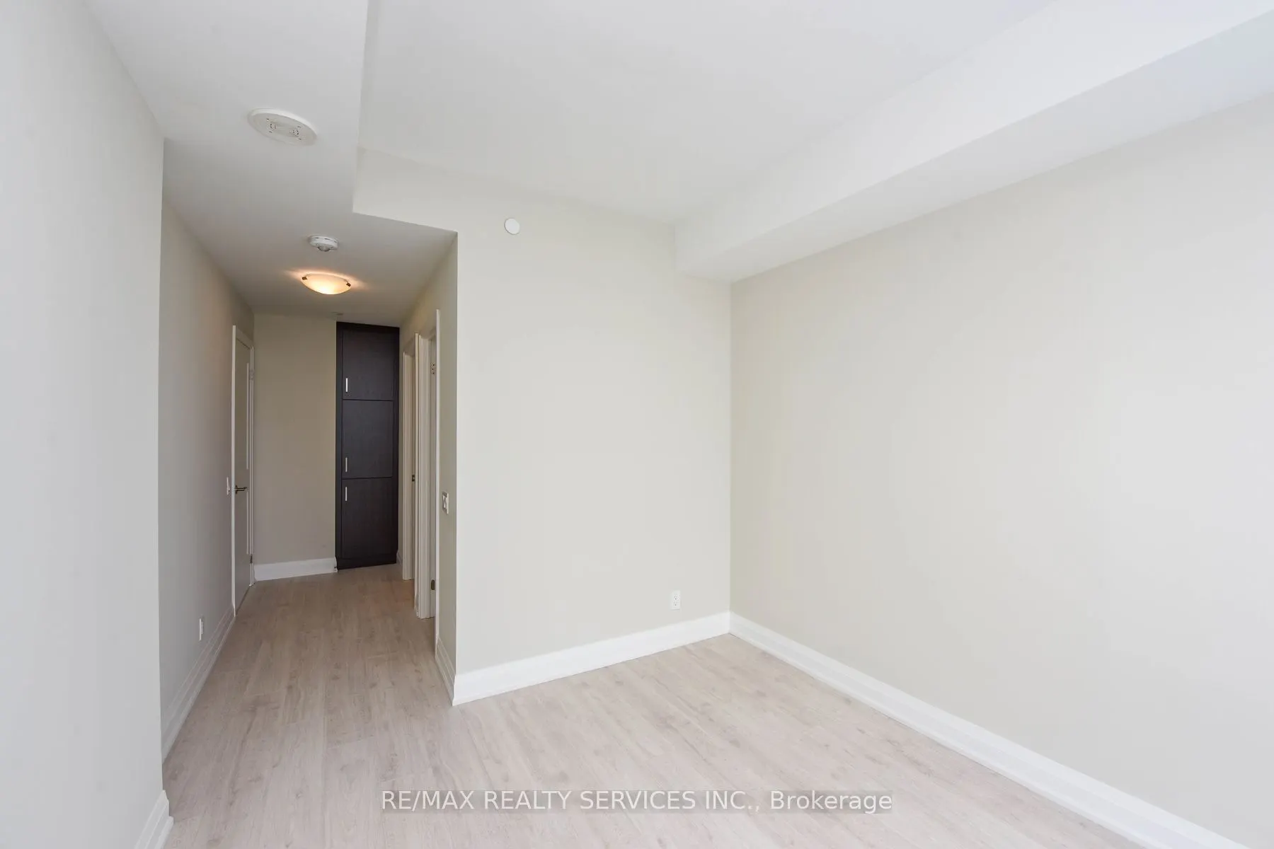 15 Lynch Street, #2103