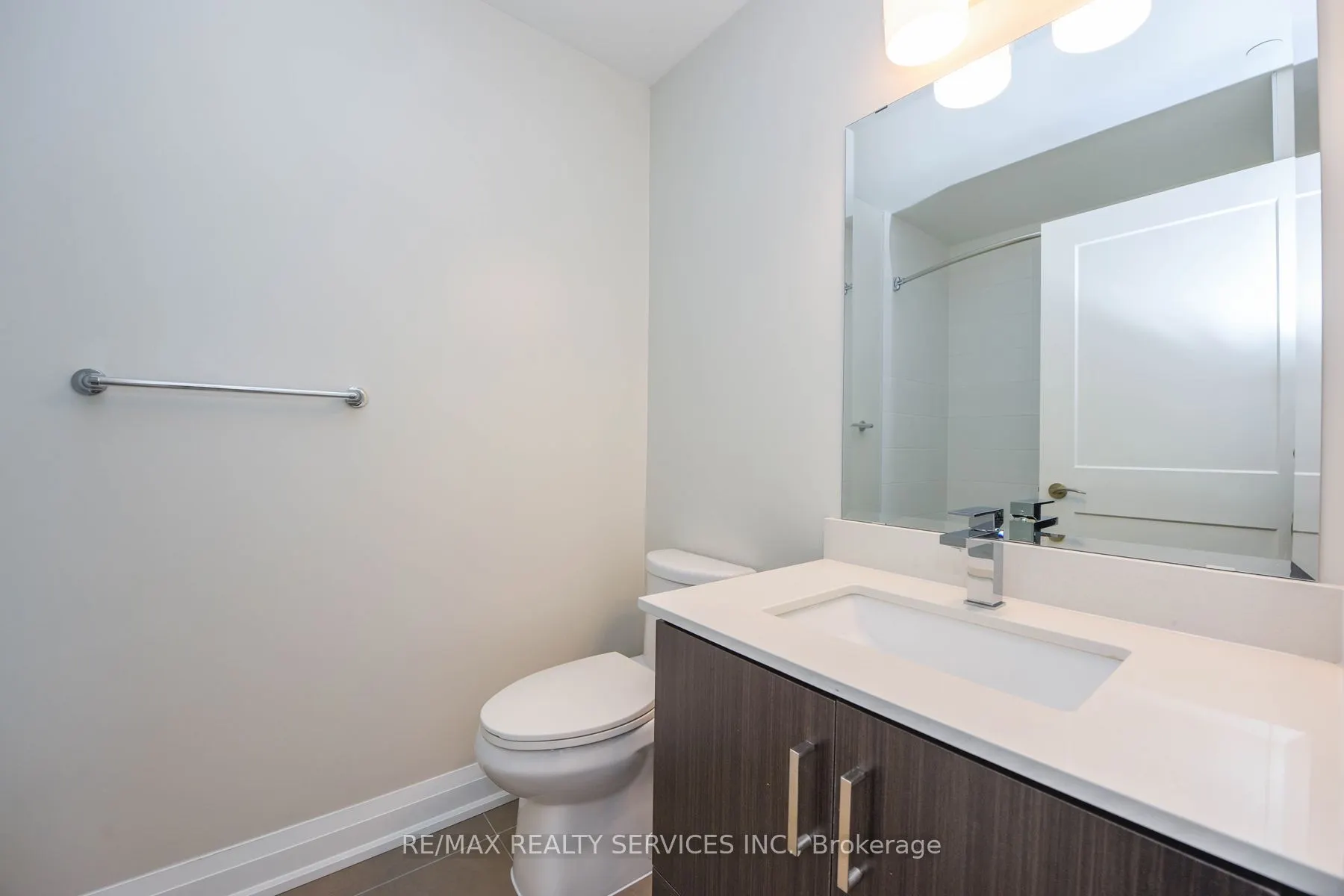 15 Lynch Street, #2103