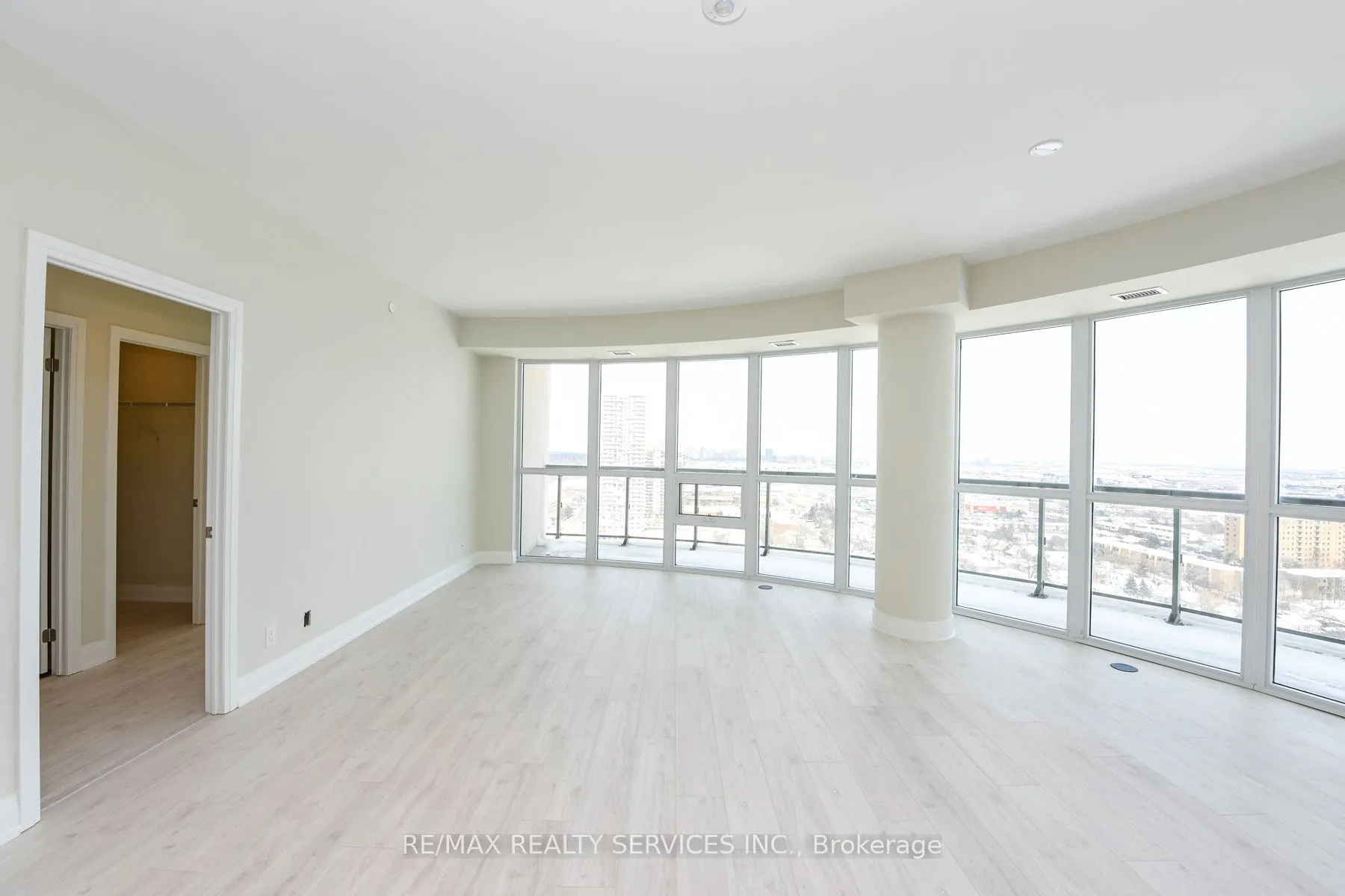 15 Lynch Street, #2103
