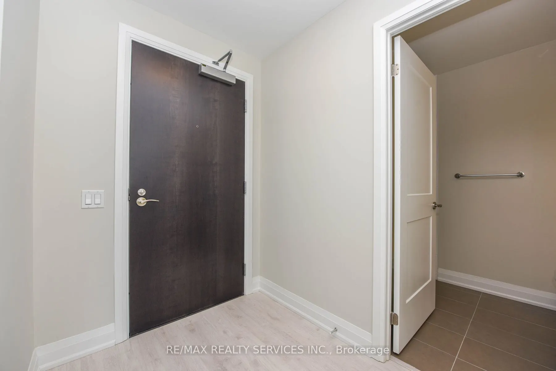 15 Lynch Street, #2103