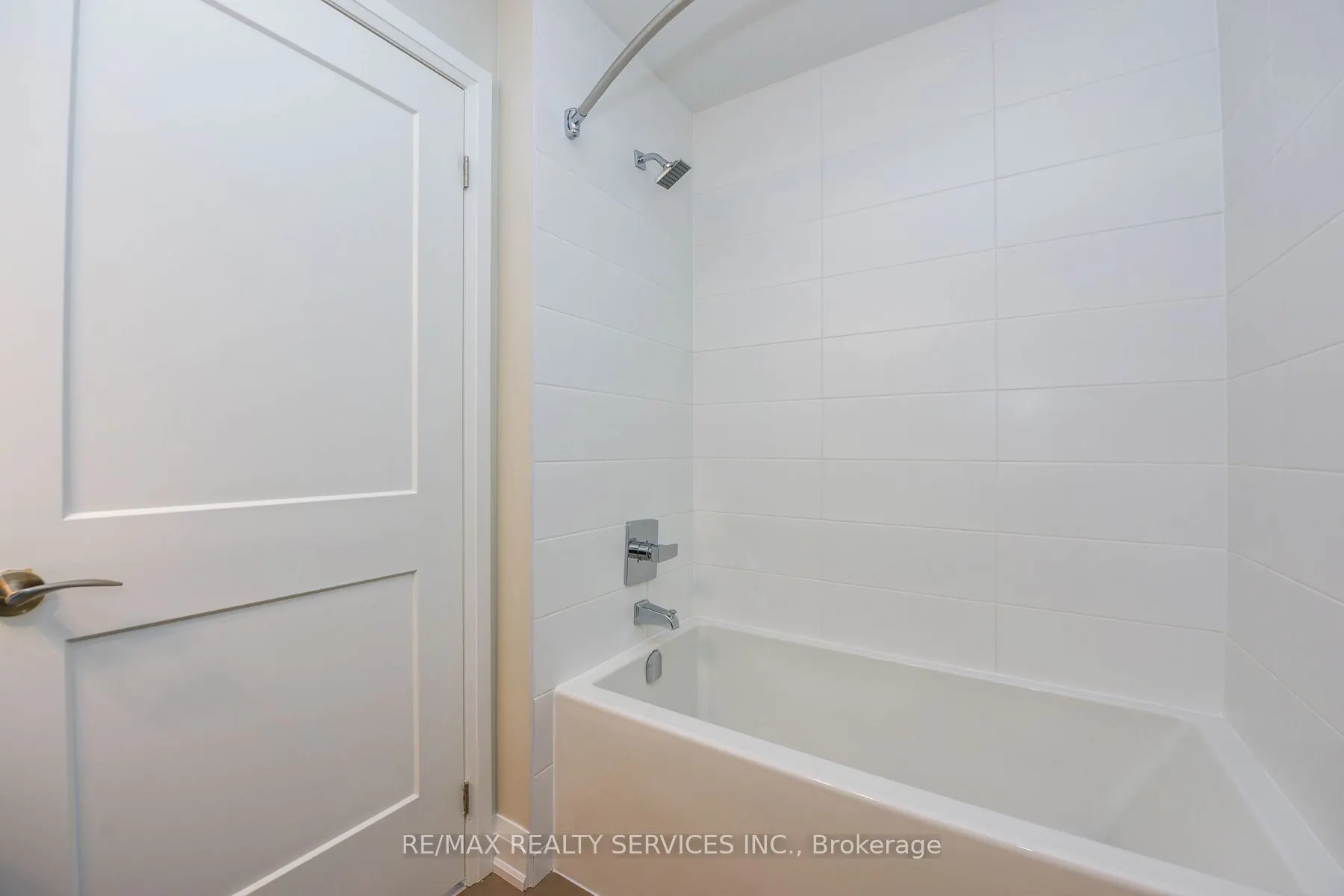 15 Lynch Street, #2103