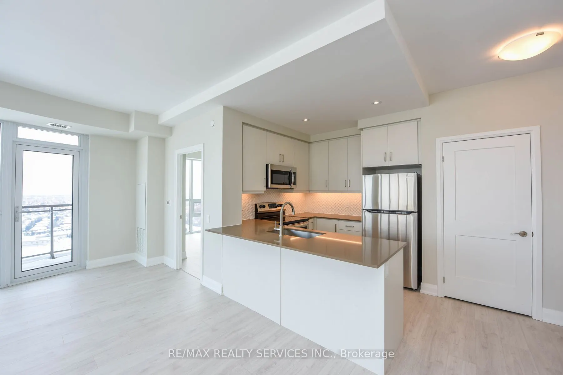 15 Lynch Street, #2103