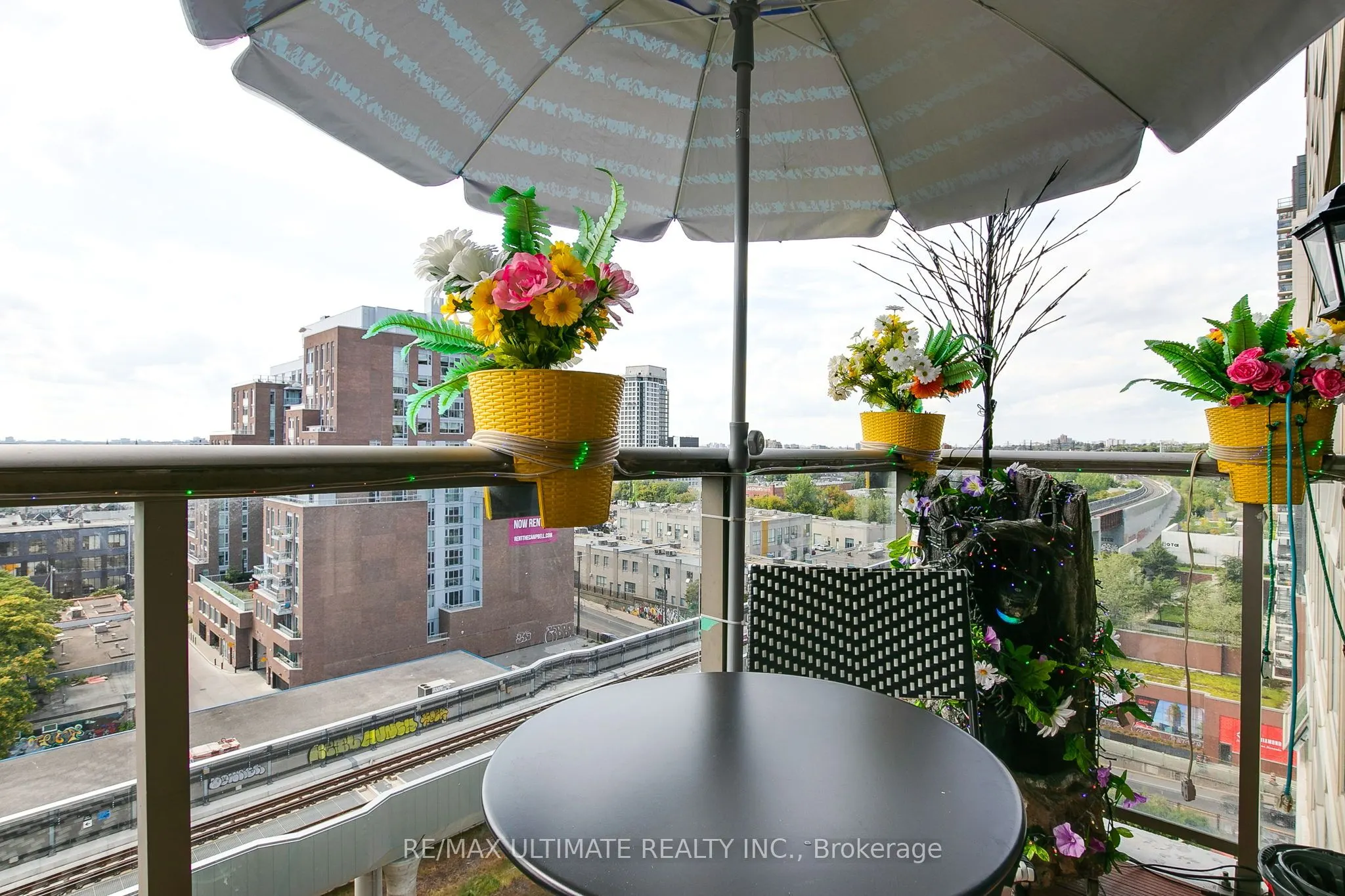 816 Lansdowne Avenue, #1011
