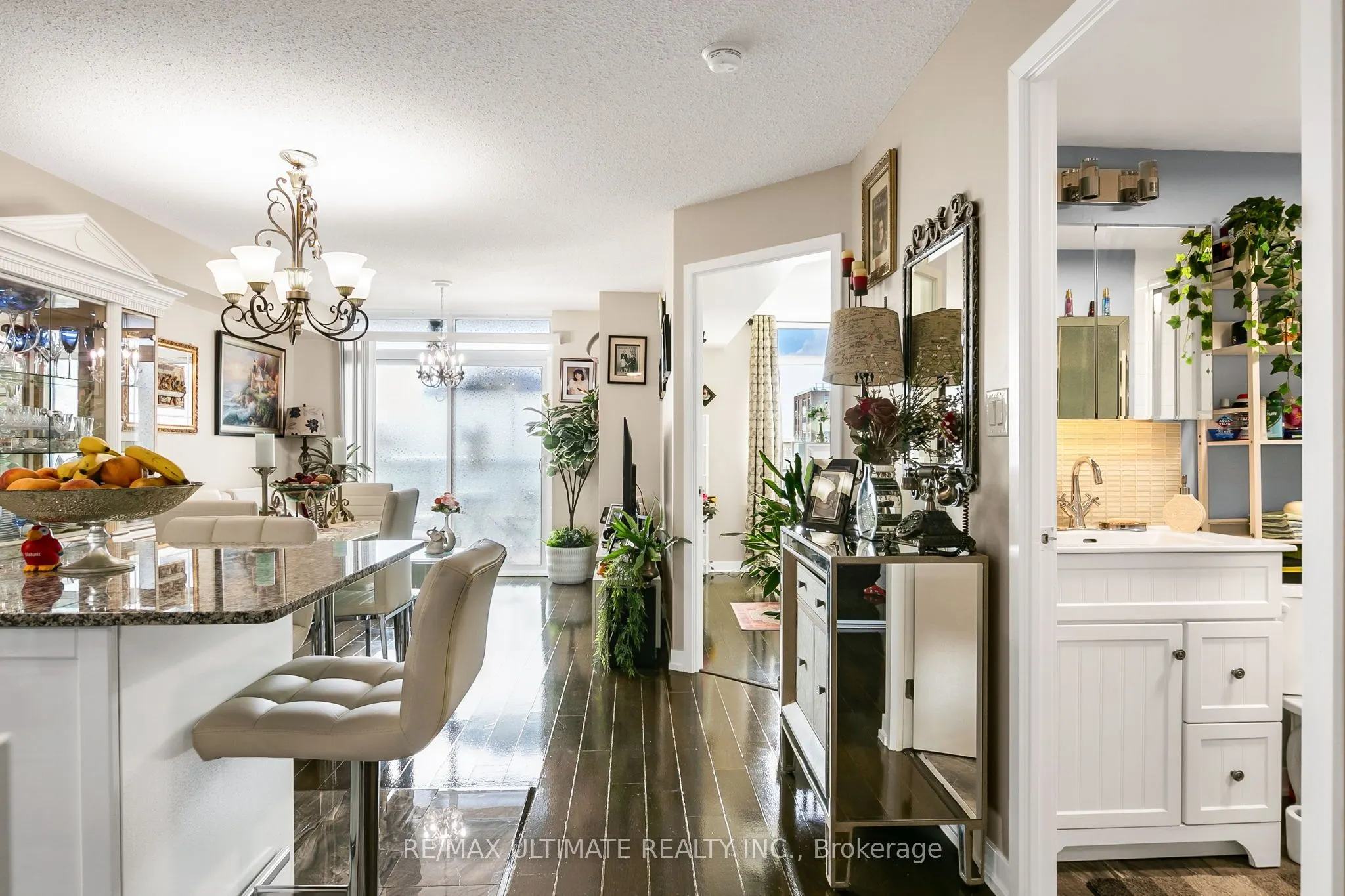 816 Lansdowne Avenue, #1011