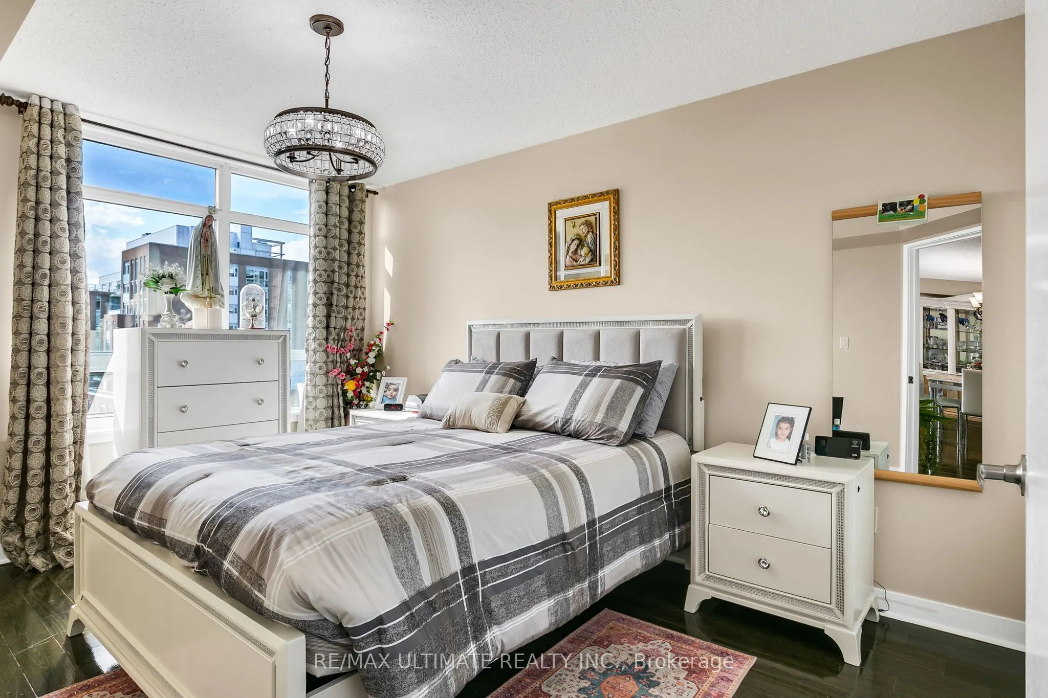 816 Lansdowne Avenue, #1011