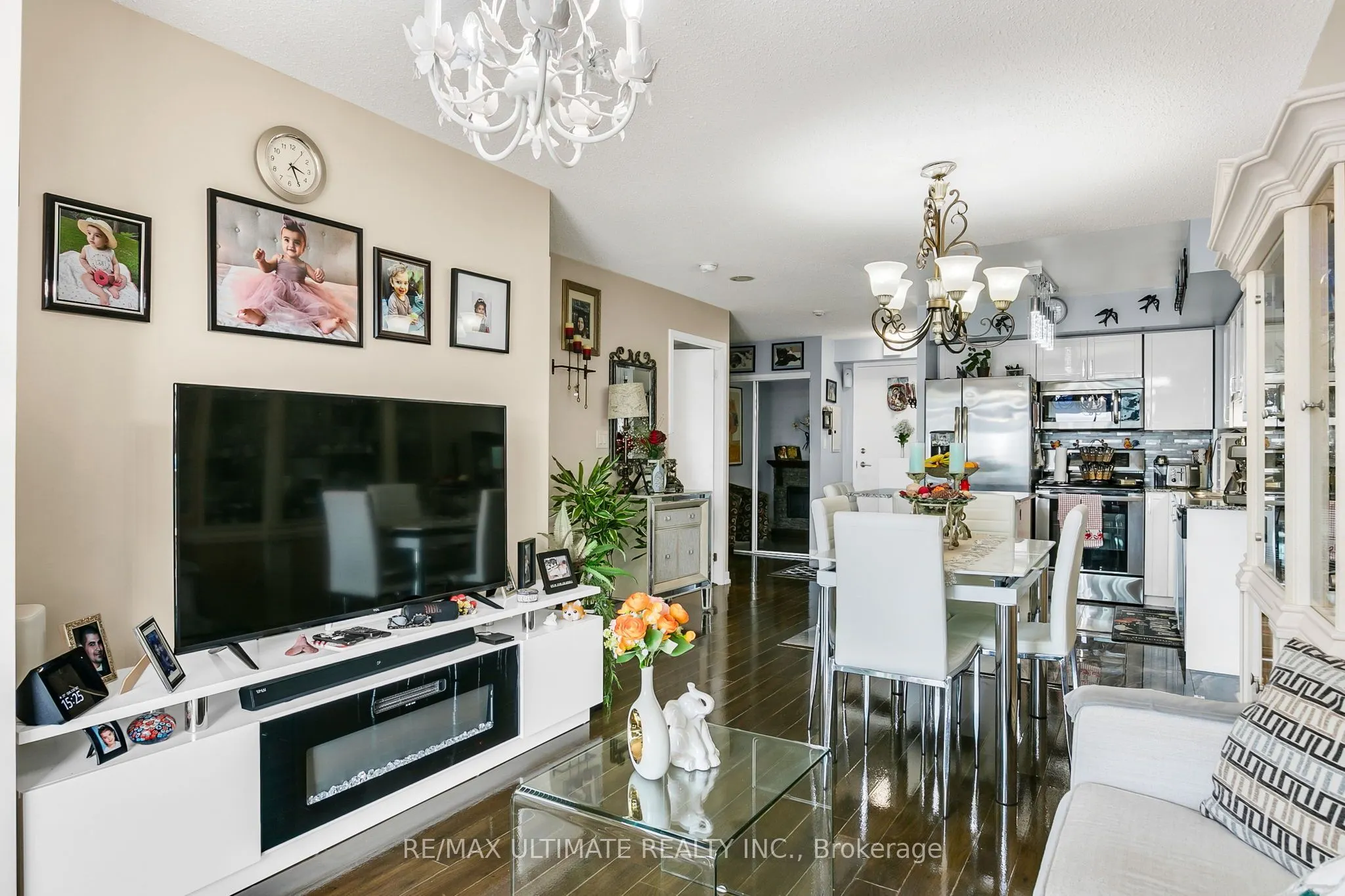 816 Lansdowne Avenue, #1011