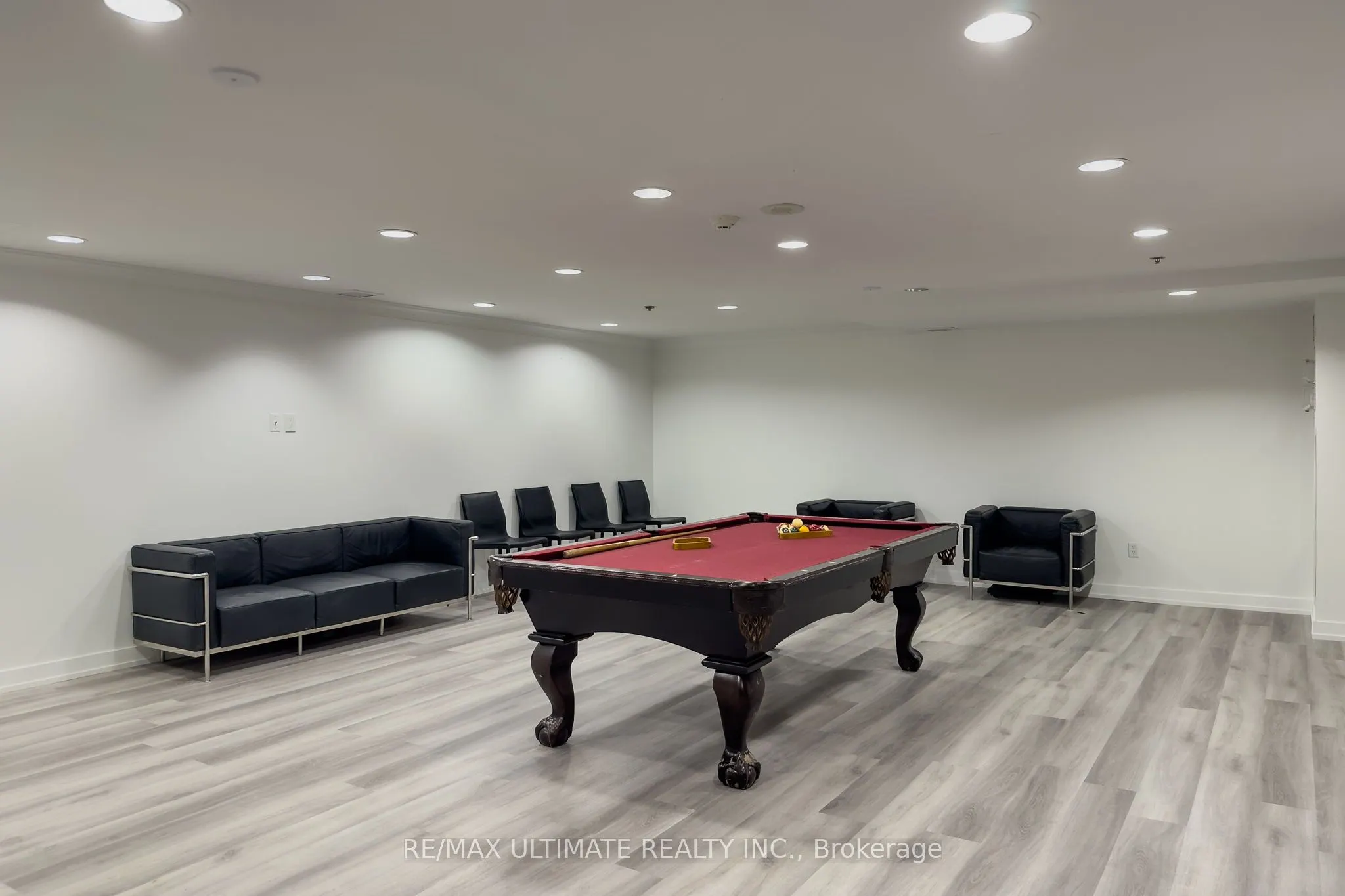 816 Lansdowne Avenue, #1011