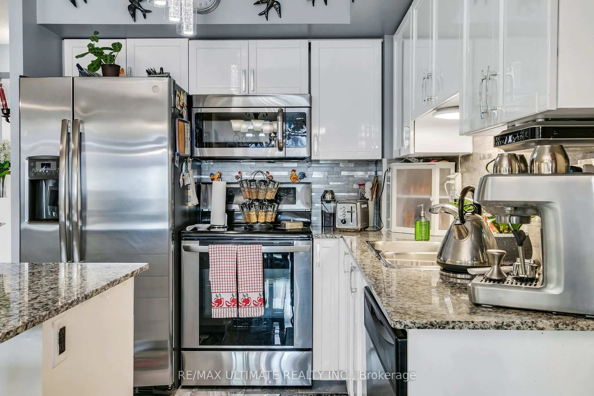 816 Lansdowne Avenue, #1011