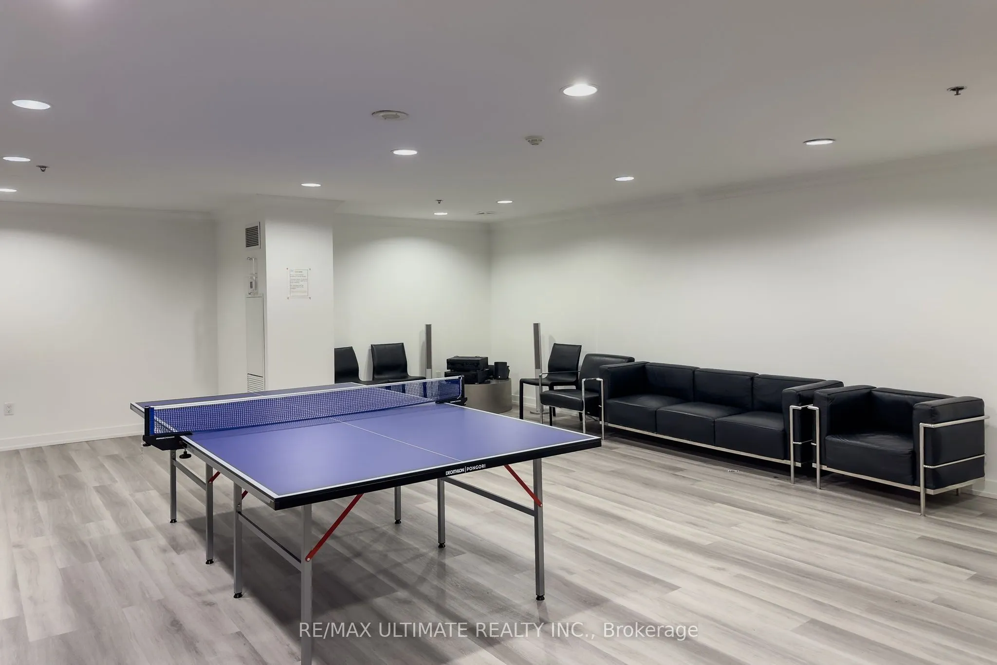 816 Lansdowne Avenue, #1011