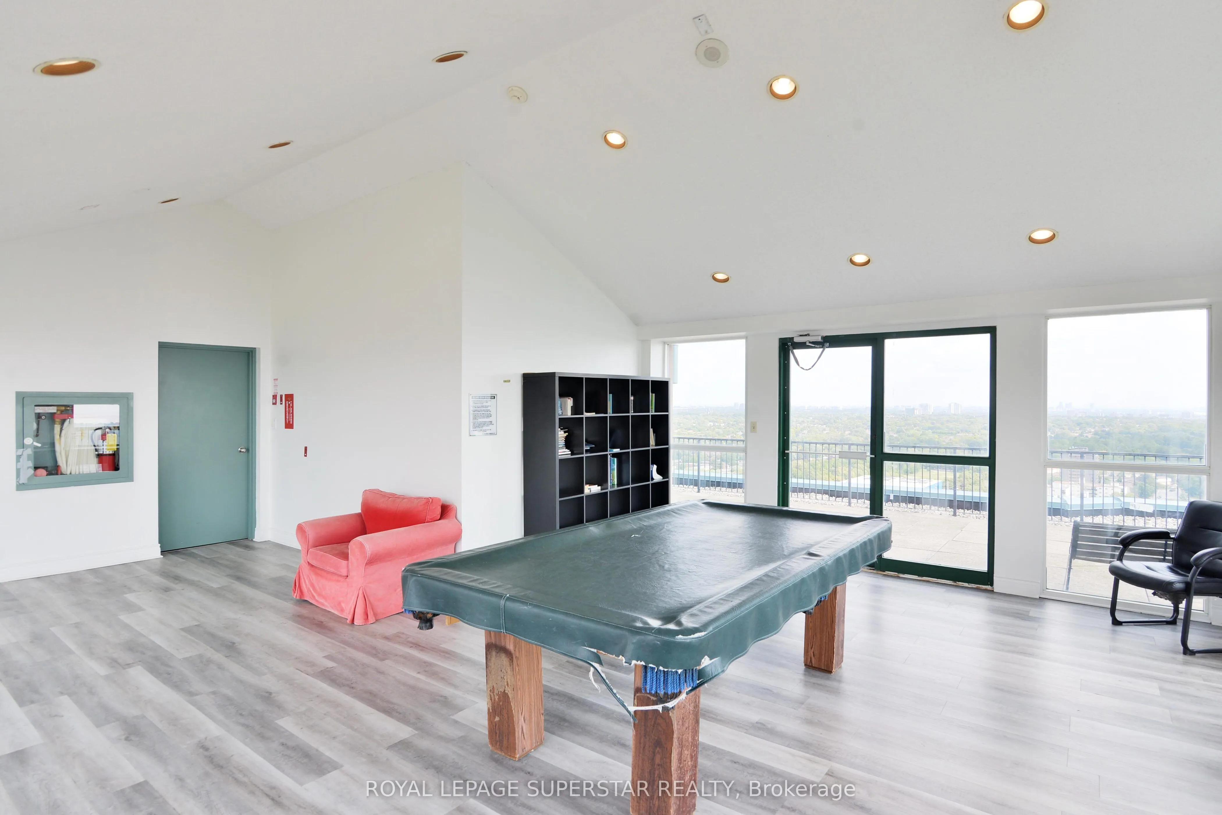 115 Hillcrest Avenue, #215