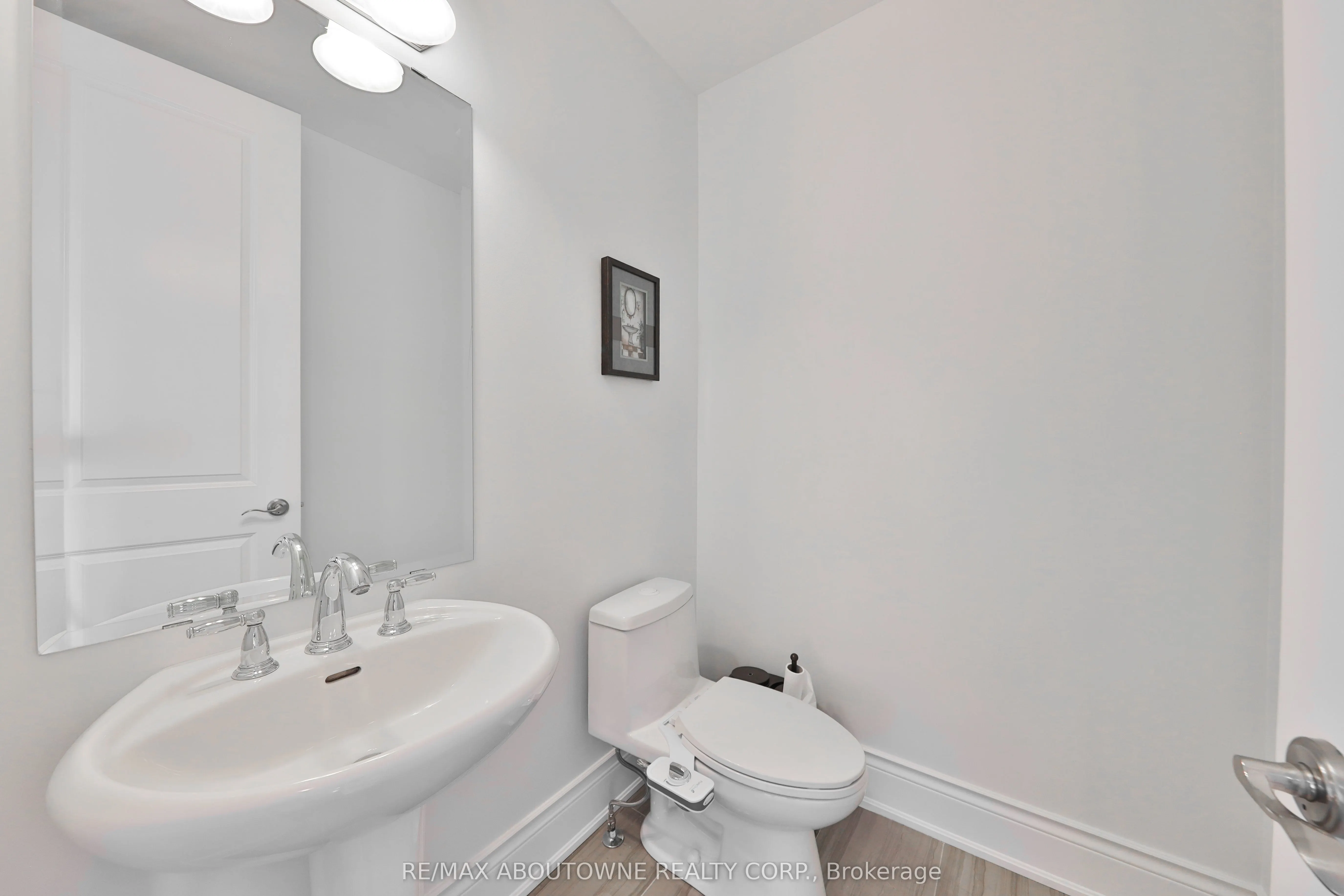 2163 Vineland Crescent