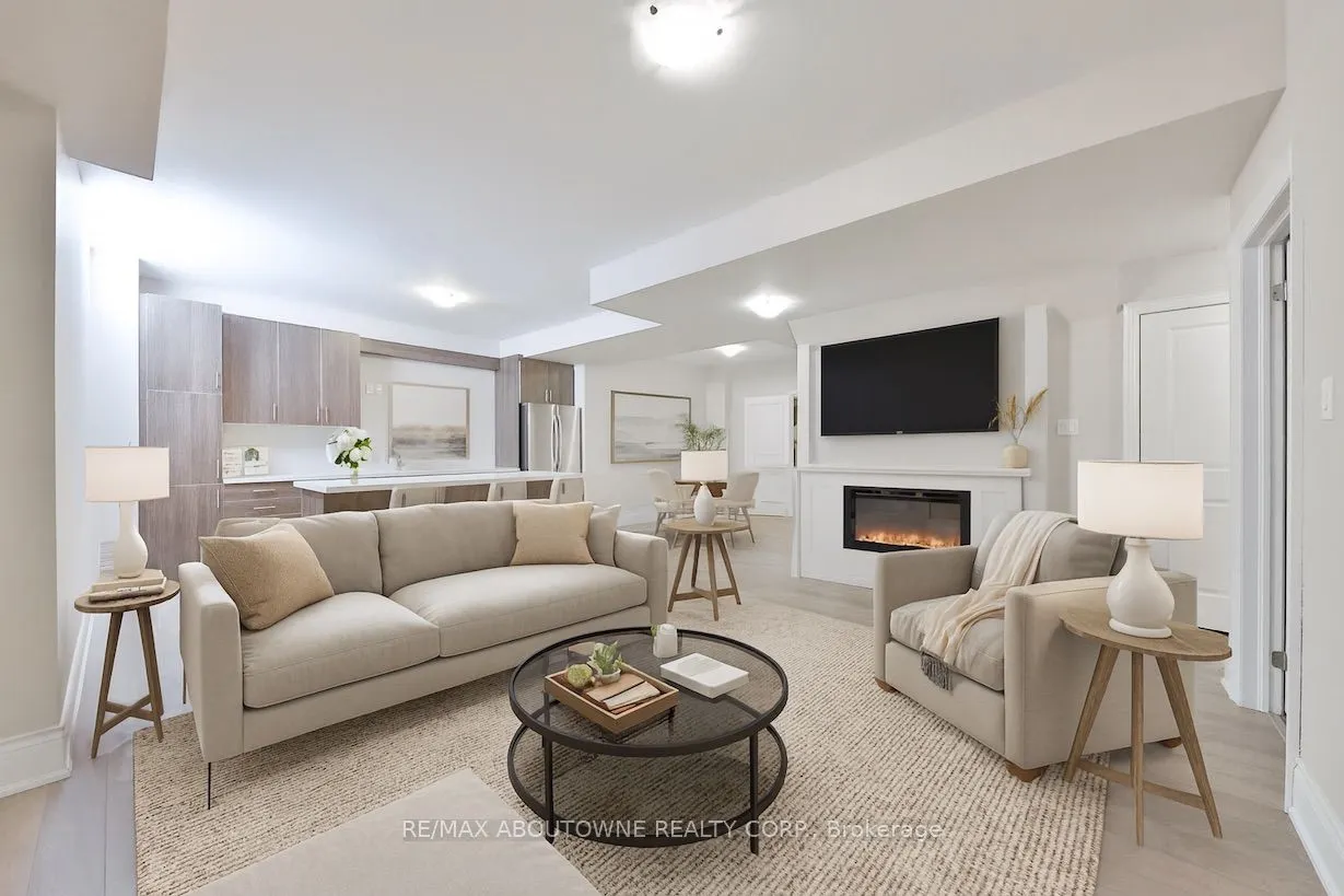 2163 Vineland Crescent