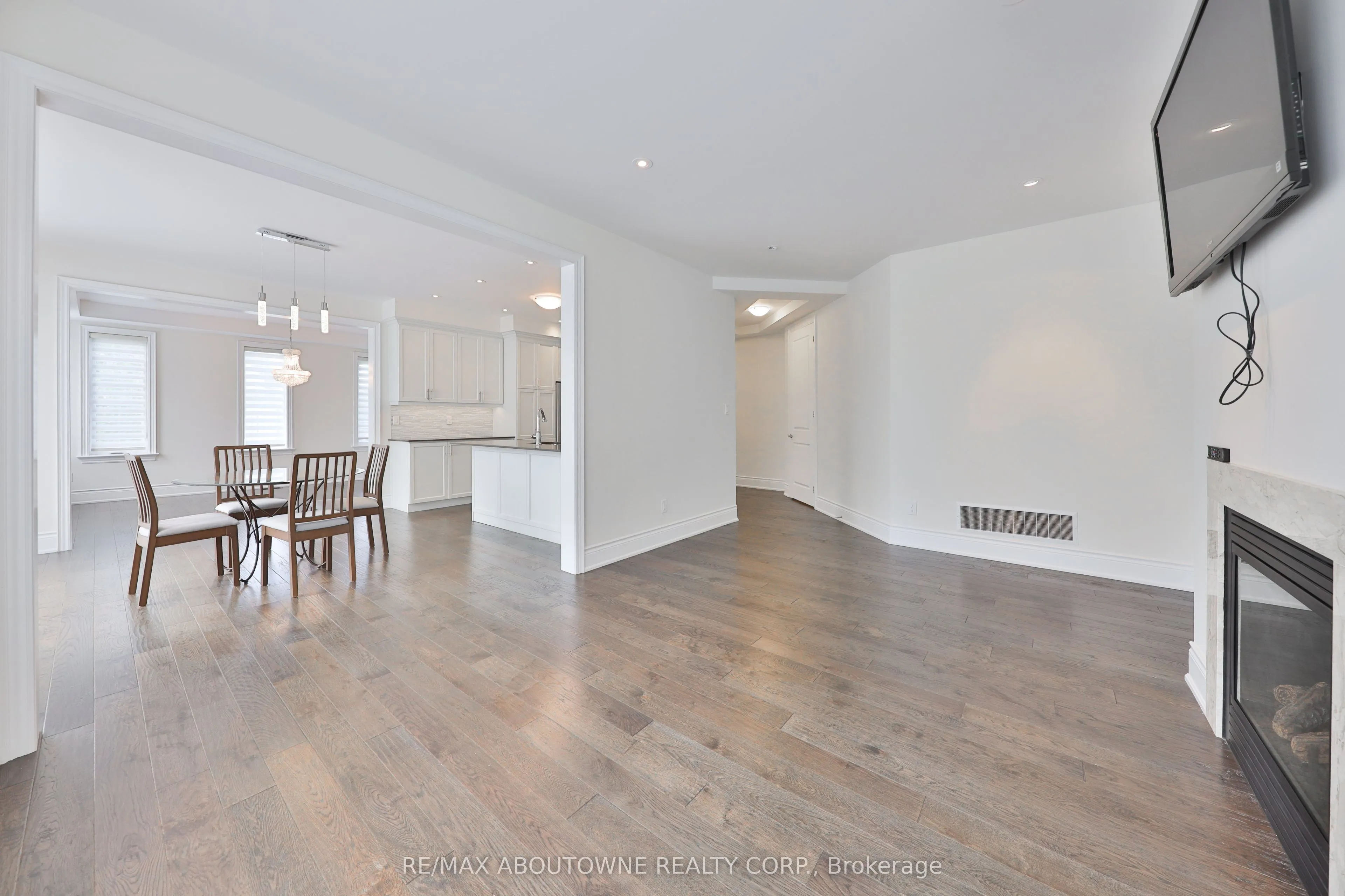 2163 Vineland Crescent