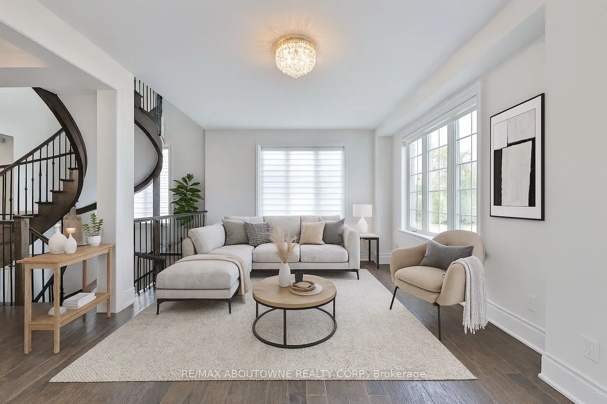 2163 Vineland Crescent