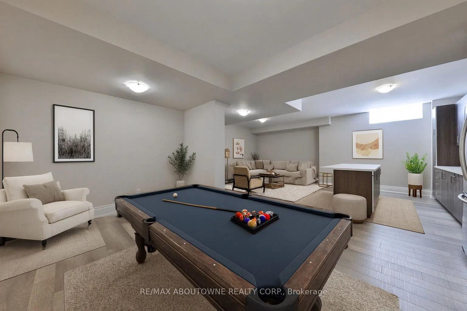 2163 Vineland Crescent