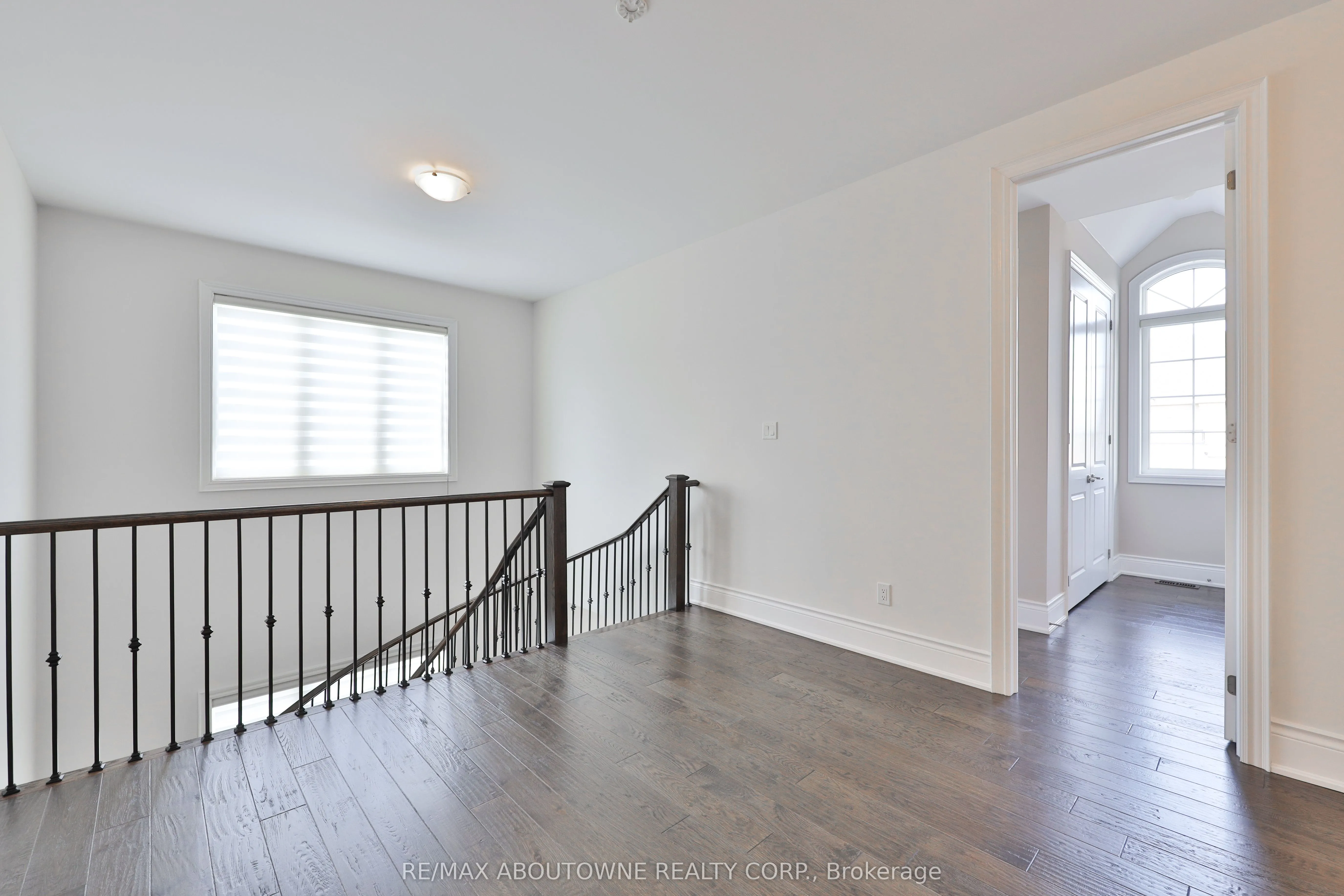 2163 Vineland Crescent