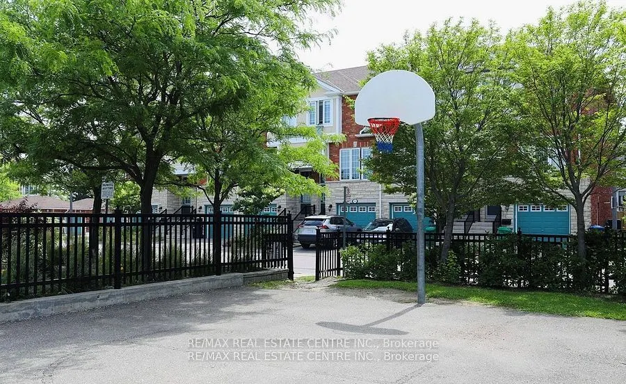 1359 Rathburn Road E, #1901