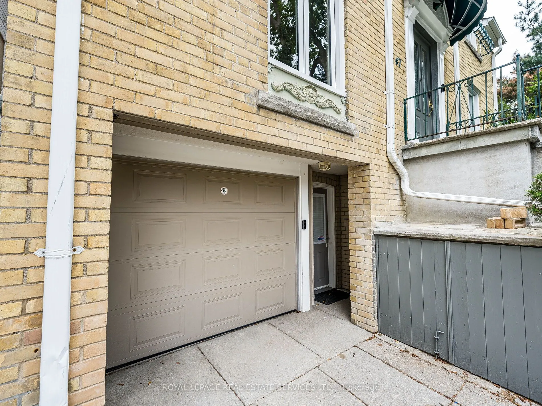 47 Riverview Gardens