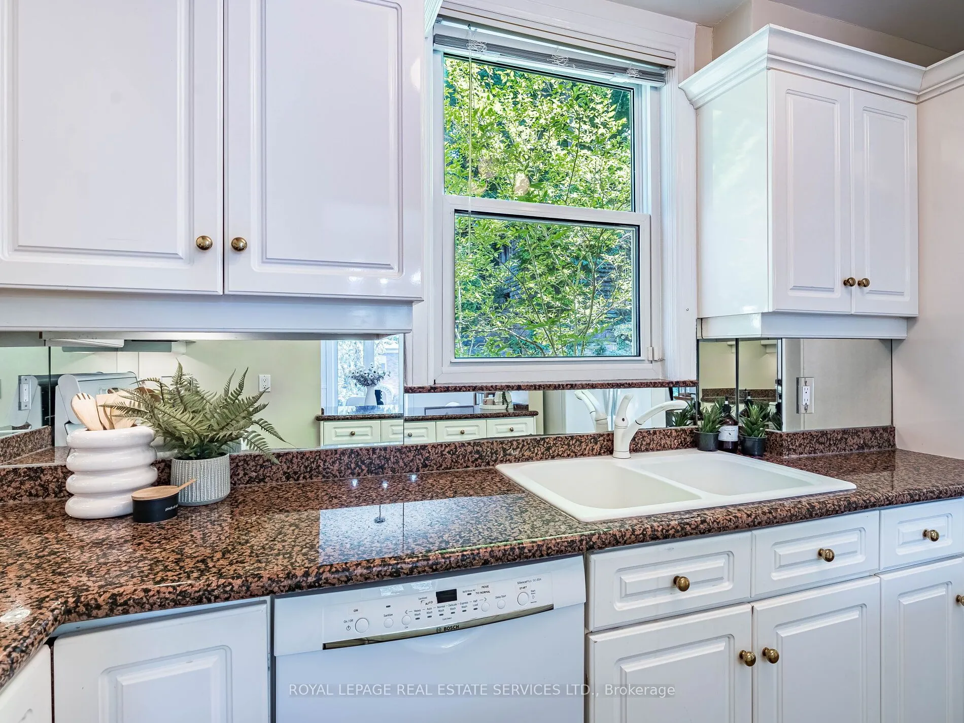 47 Riverview Gardens
