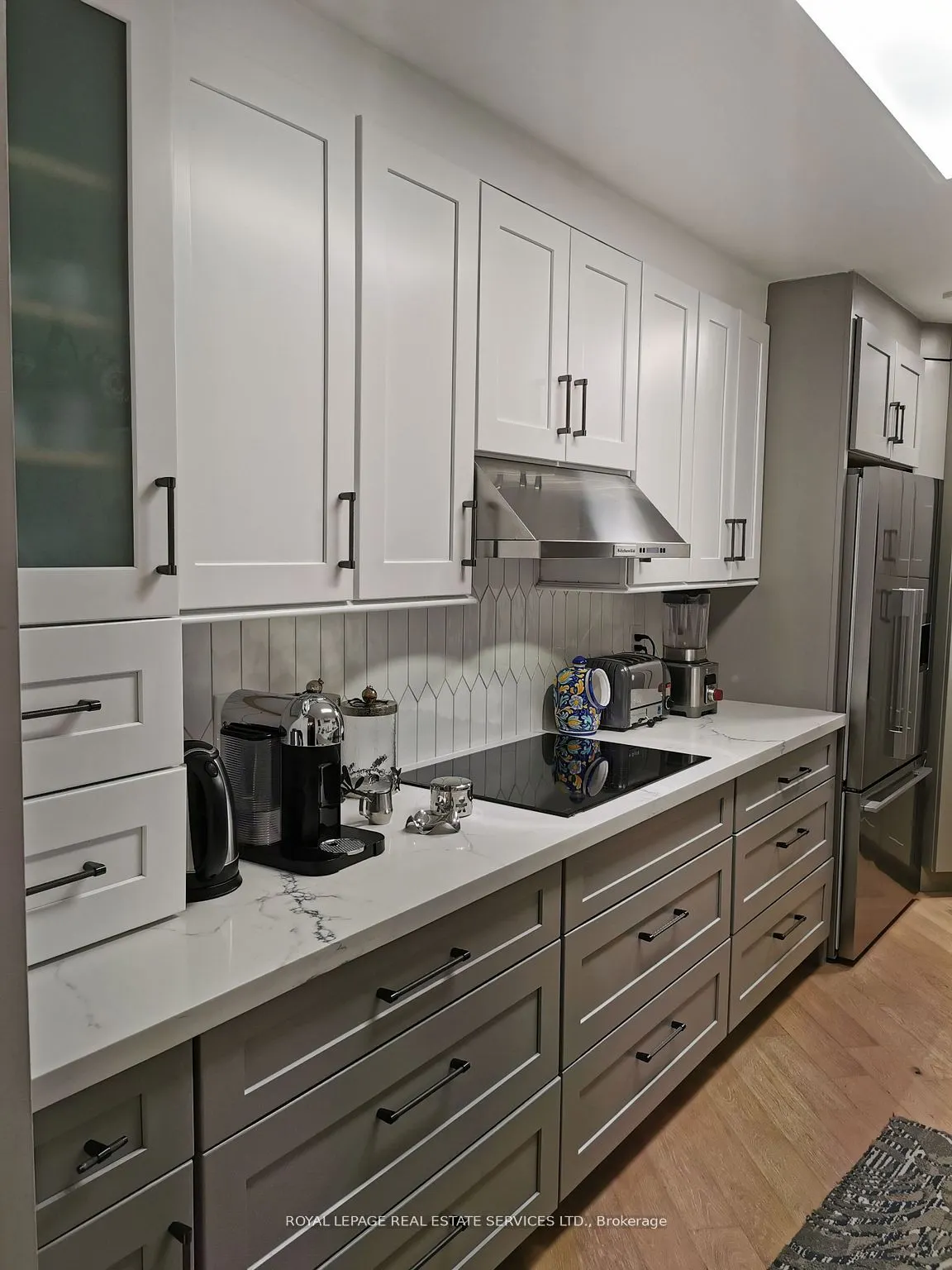 95 La Rose Avenue, #1203