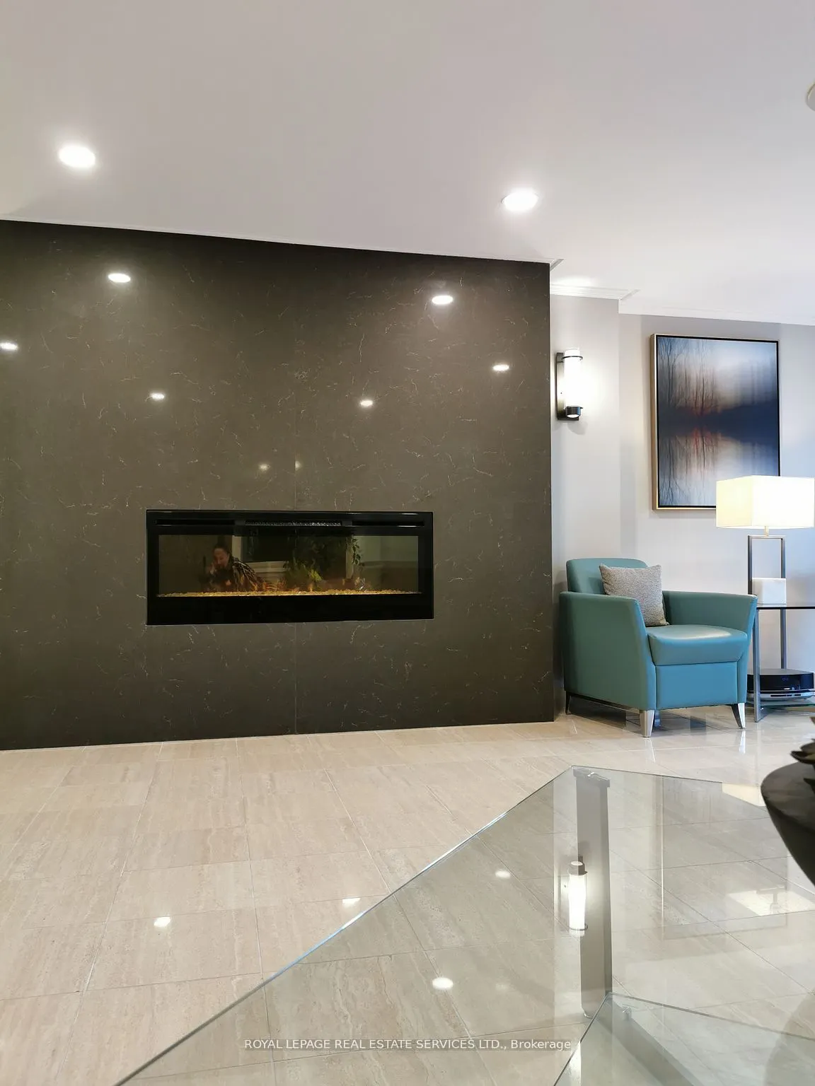 95 La Rose Avenue, #1203