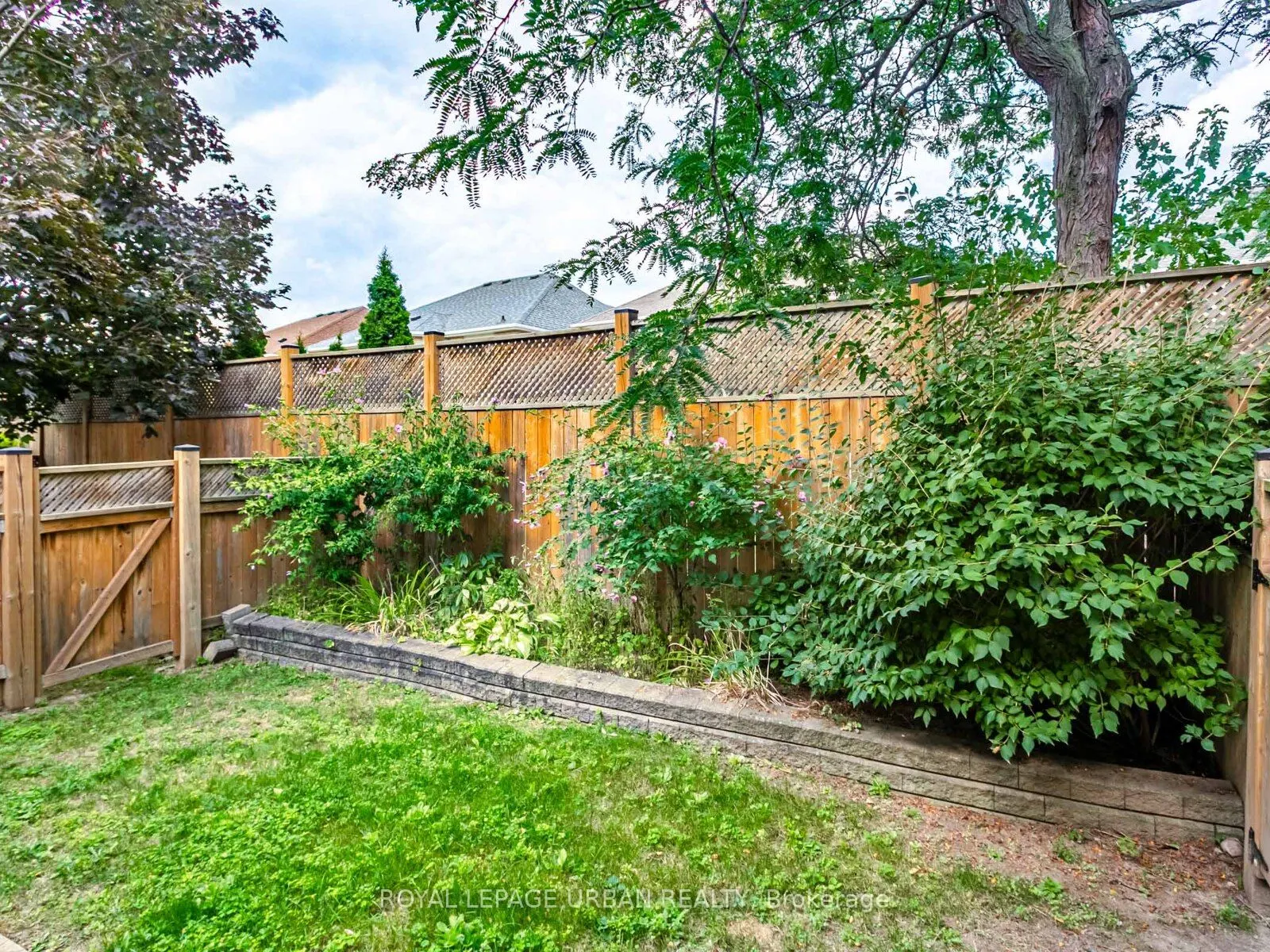 5662 Glen Erin Drive, #111