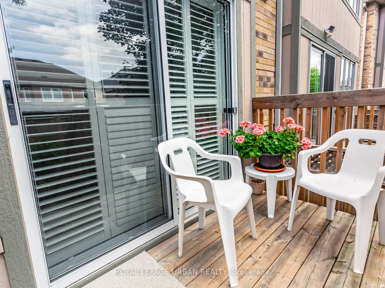 5662 Glen Erin Drive, #111